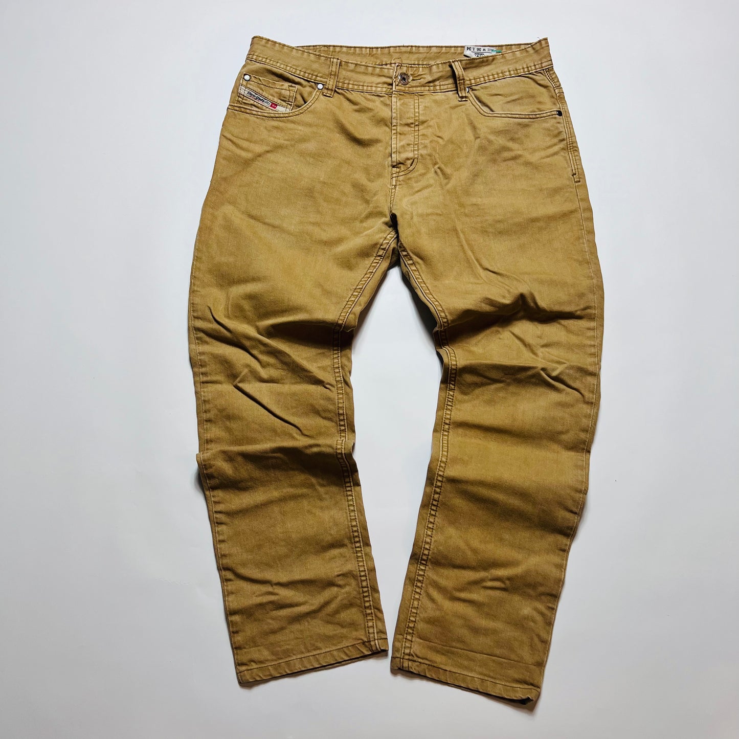 Vintage Diesel Straight Fit Brown Jeans 36/30 - Cats on Stacks VNTG