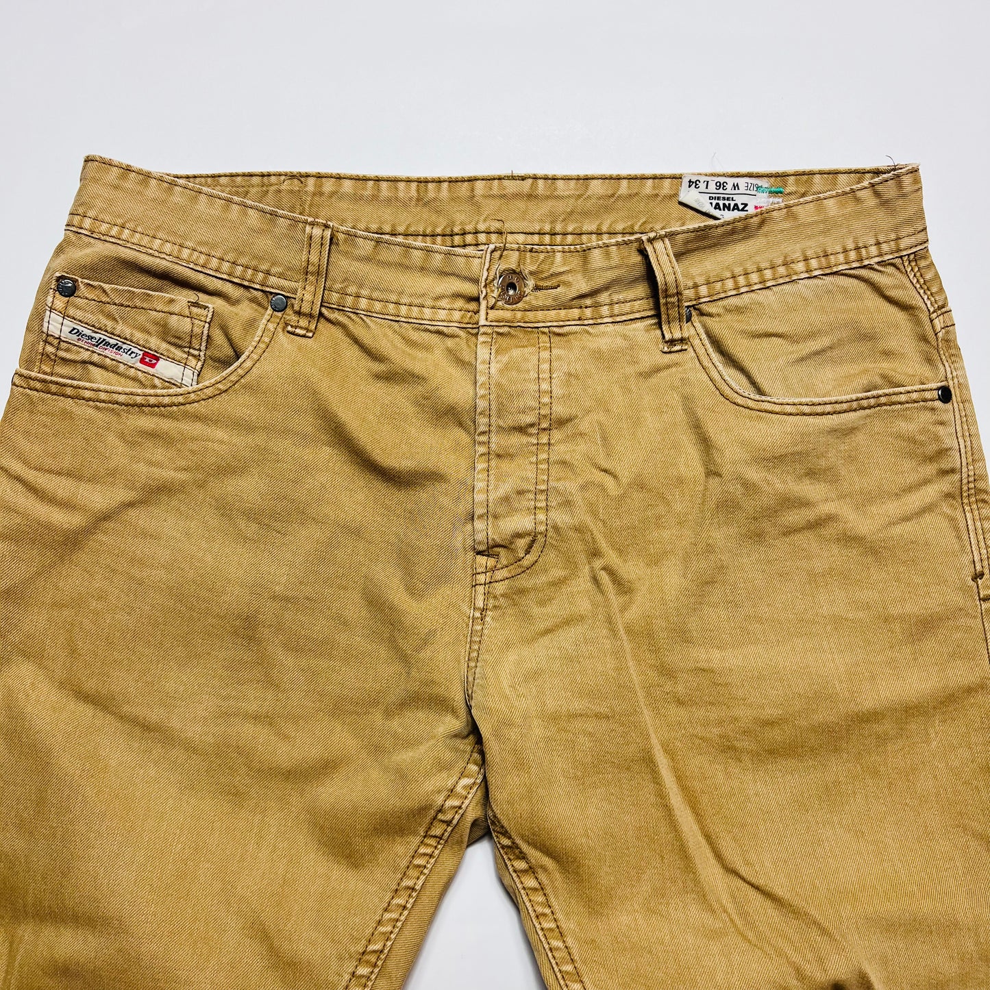 Vintage Diesel Straight Fit Brown Jeans 36/30 - Cats on Stacks VNTG