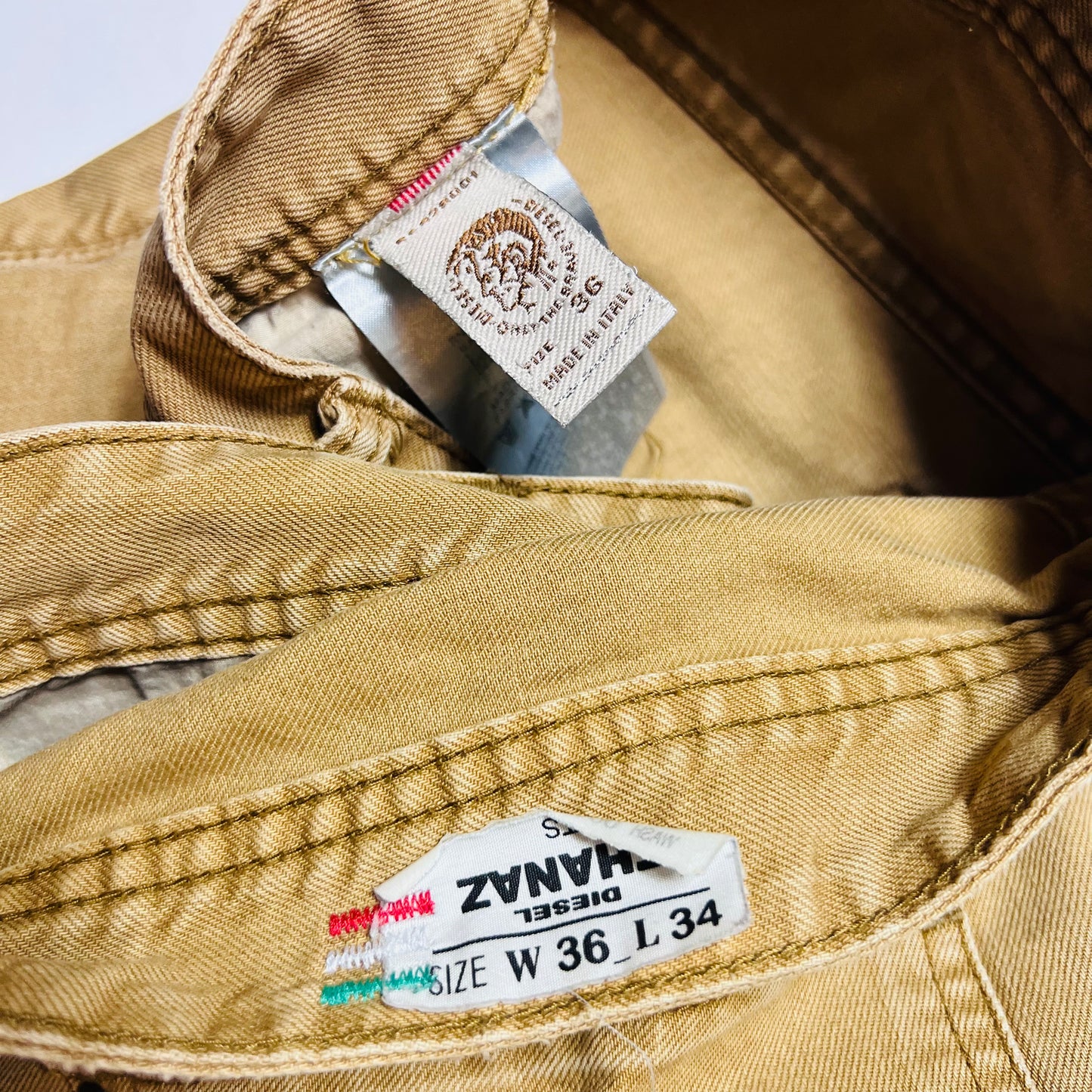 Vintage Diesel Straight Fit Brown Jeans 36/30 - Cats on Stacks VNTG