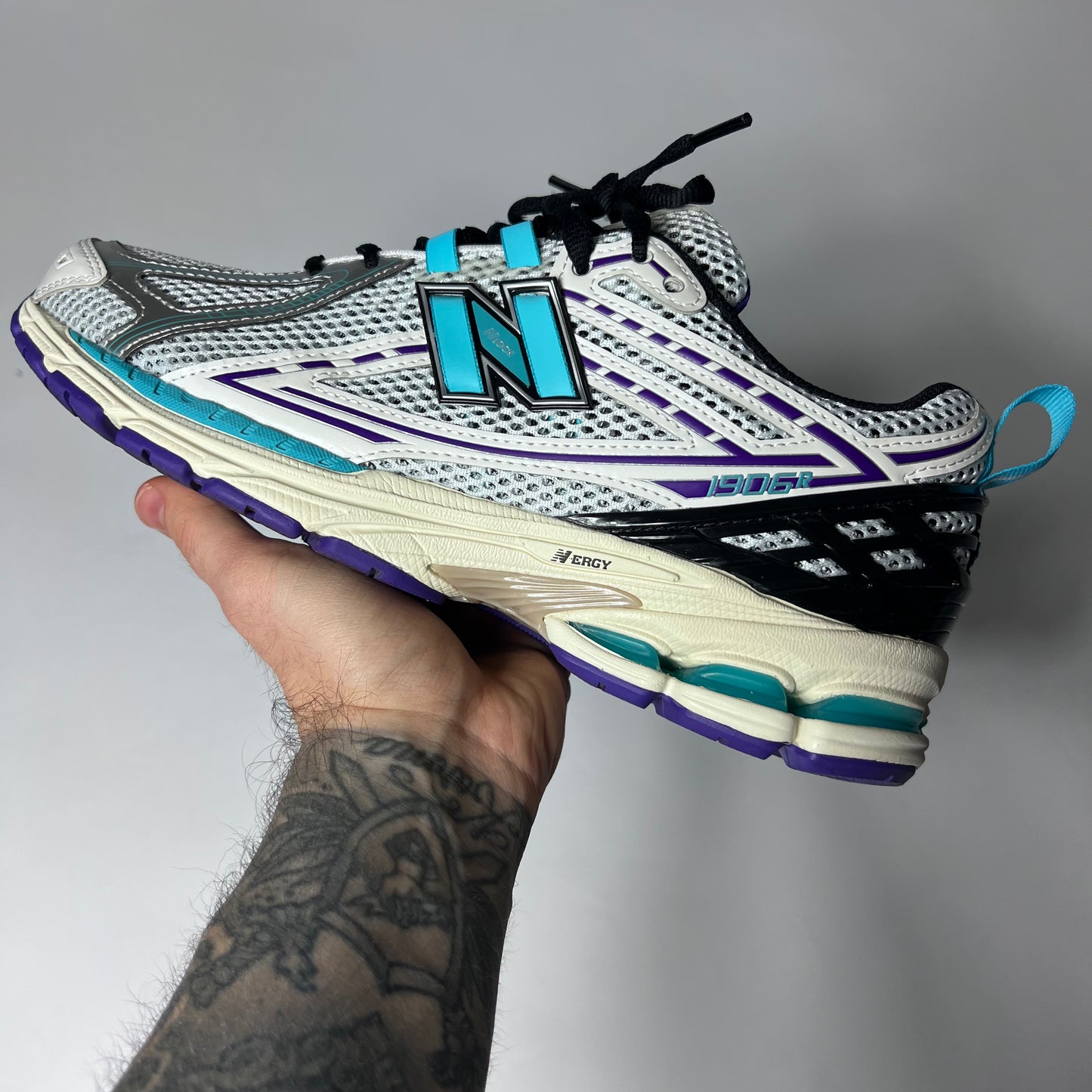 New Balance 1906R Charlotte Hornets 42,5 / M1906RCF - Cats on Stacks VNTG
