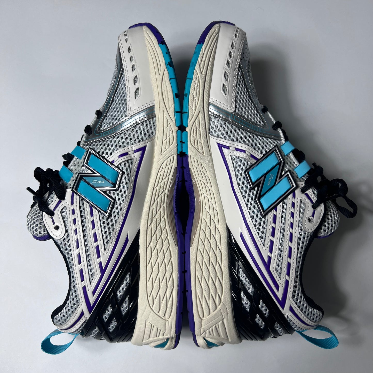 New Balance 1906R Charlotte Hornets 42,5 / M1906RCF - Cats on Stacks VNTG