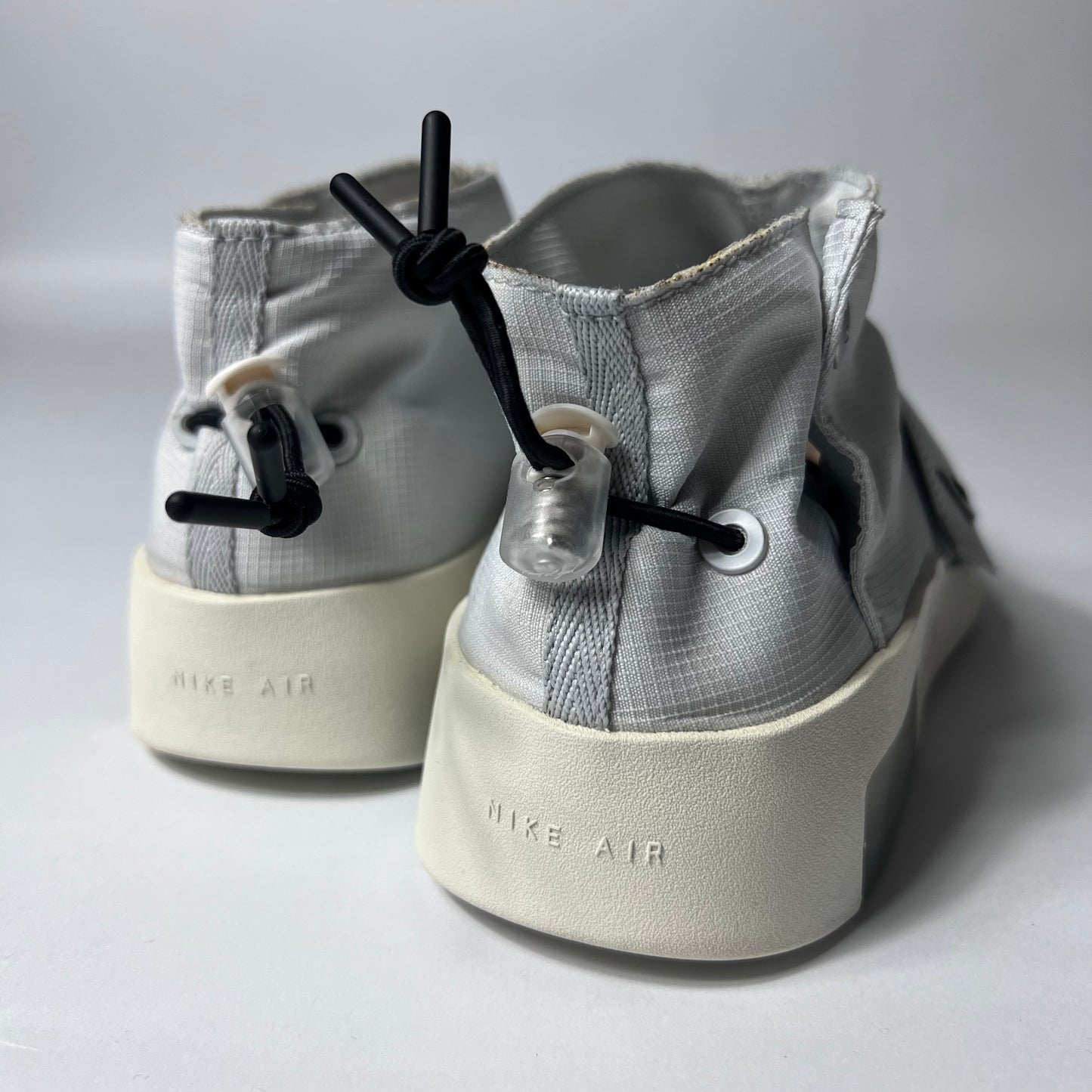 Nike Air x Fear of God Mokassin Pure Platinum 43 / AT8086-001 - Cats on Stacks VNTG