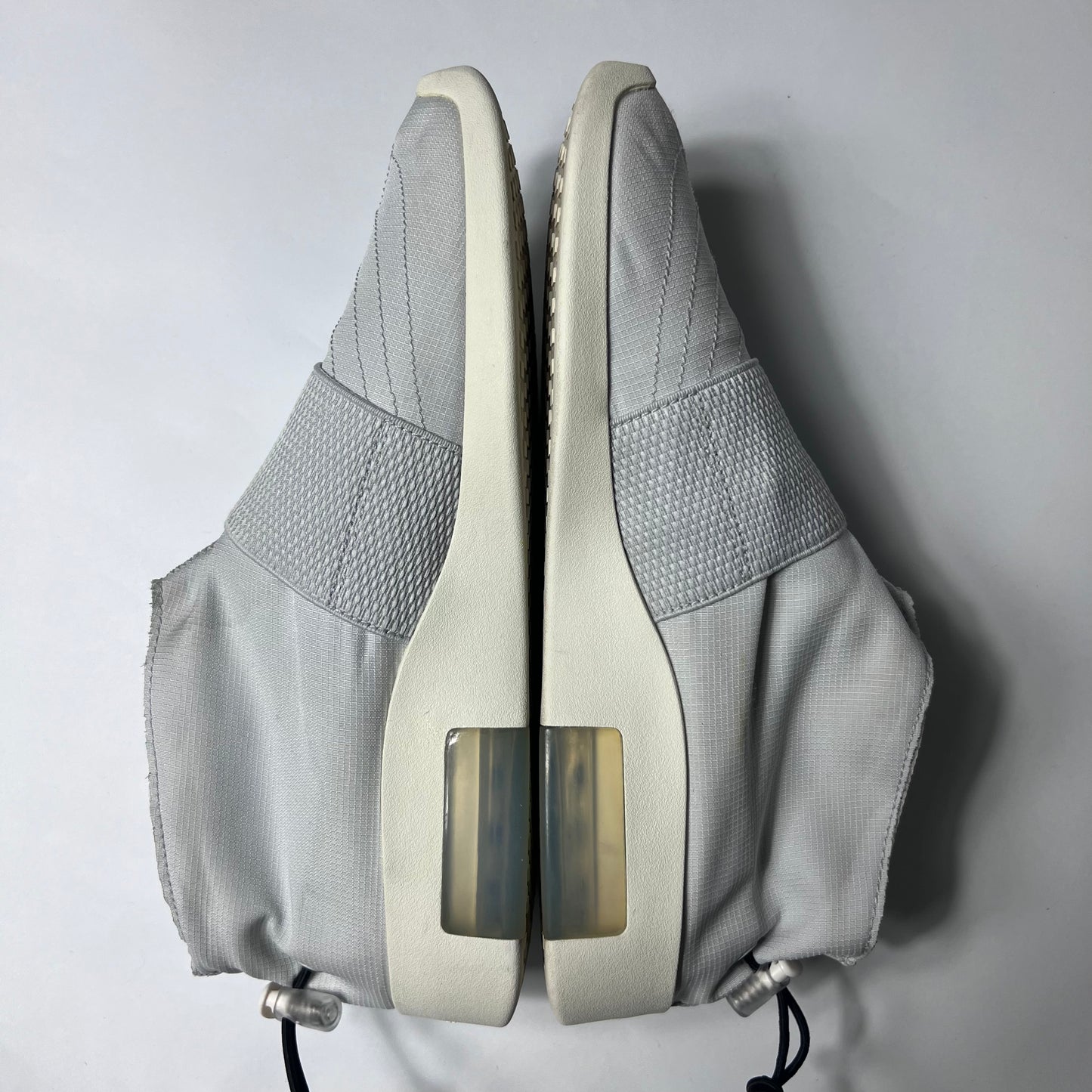 Nike Air x Fear of God Mokassin Pure Platinum 43 / AT8086-001 - Cats on Stacks VNTG