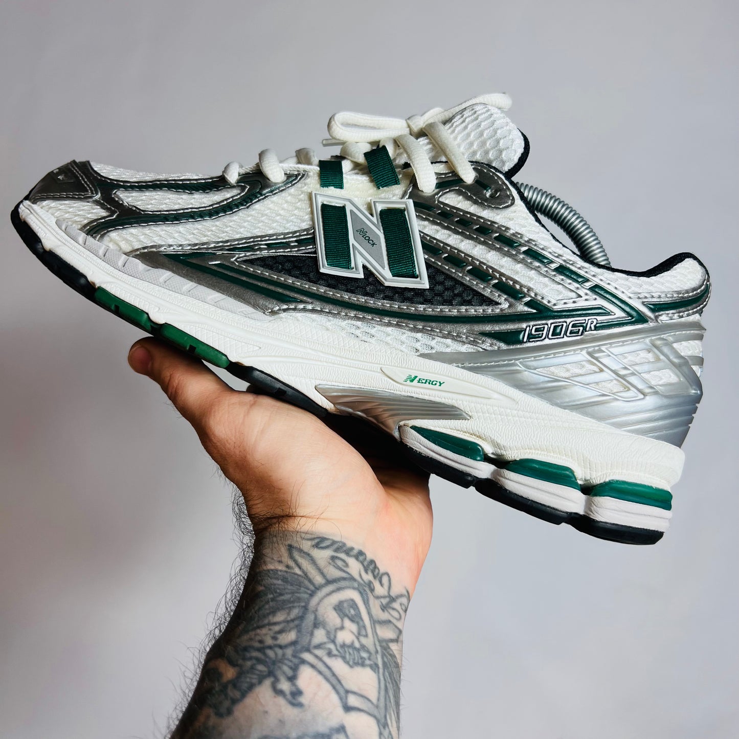 New Balance 1906R Silver Nightwatch 44 / M1906REU - Cats on Stacks VNTG
