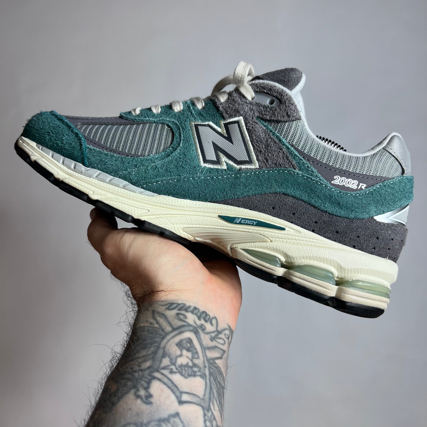 New Balance 2002R Spruce Magnet 42,5 / M2002REM - Cats on Stacks VNTG