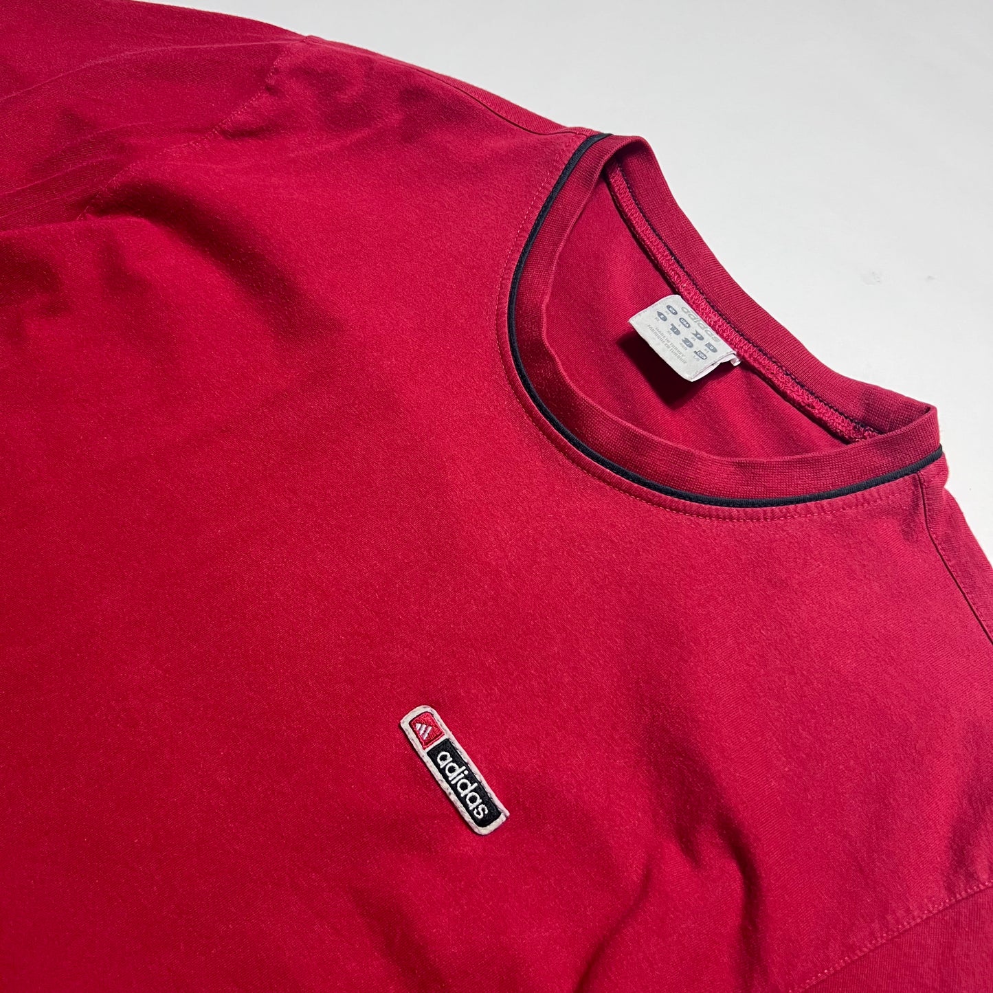 Vintage Adidas Mini Box Logo Red T-Shirt L - Cats on Stacks VNTG