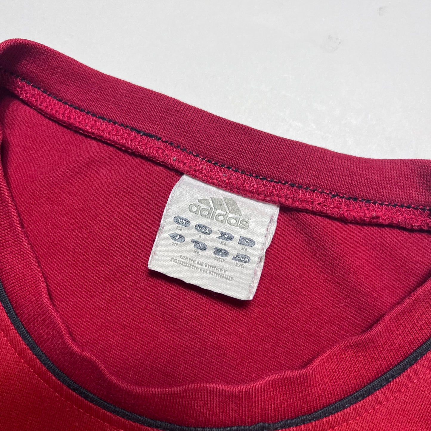 Vintage Adidas Mini Box Logo Red T-Shirt L - Cats on Stacks VNTG