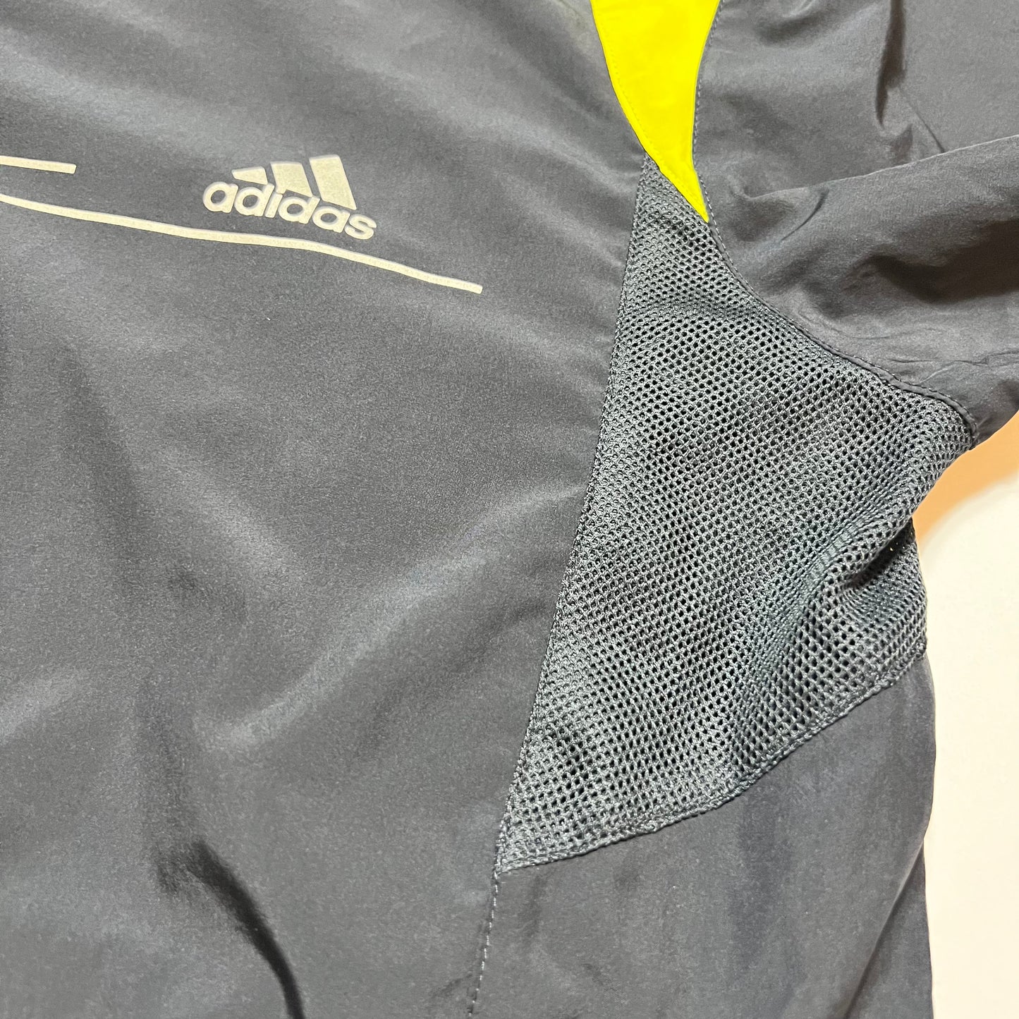 Vintage Adidas Climashell Tracking Jacke anthrazit grau L - Cats on Stacks VNTG