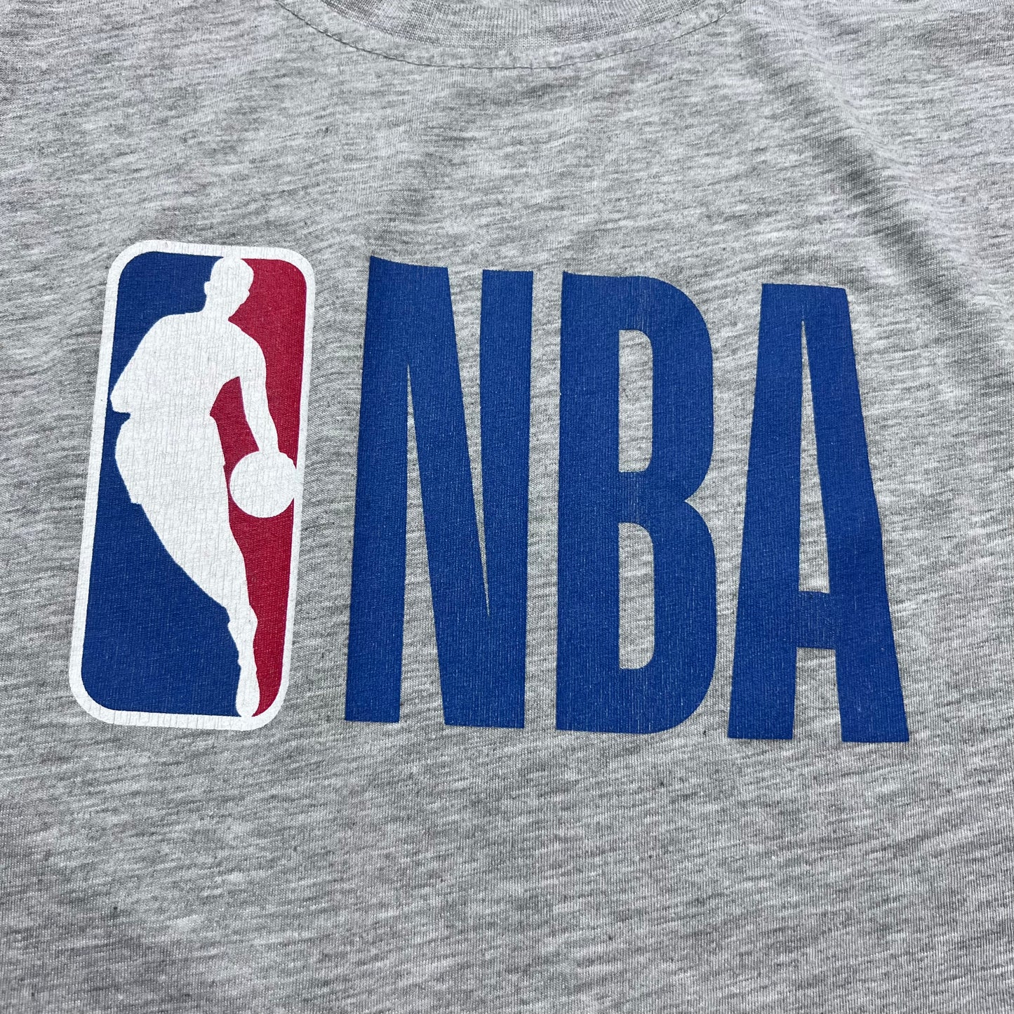 Vintage Defacto NBA Big Logo Basketball T-Shirt grau M - Cats on Stacks VNTG
