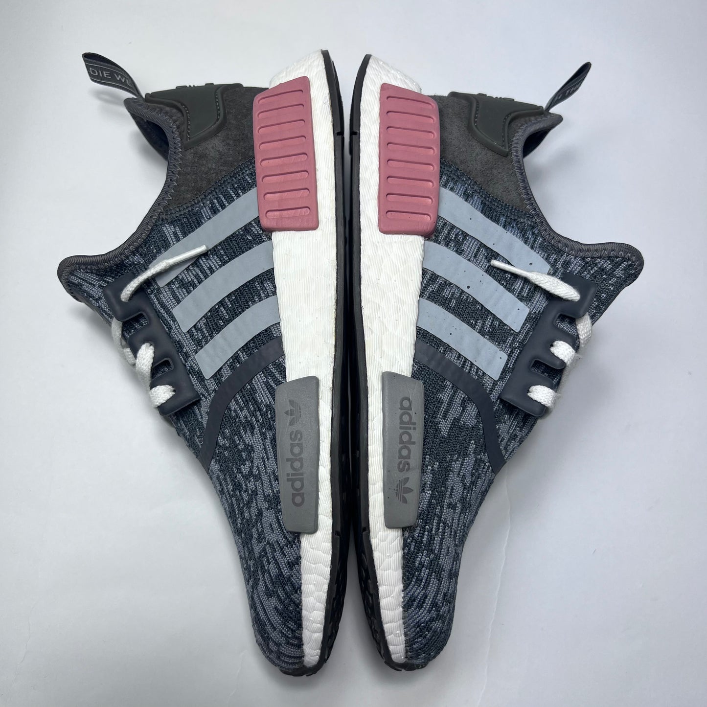 Adidas NMD R1 Heather Grey Raw Pink BY9647 Größe 40,5 - Cats on Stacks VNTG