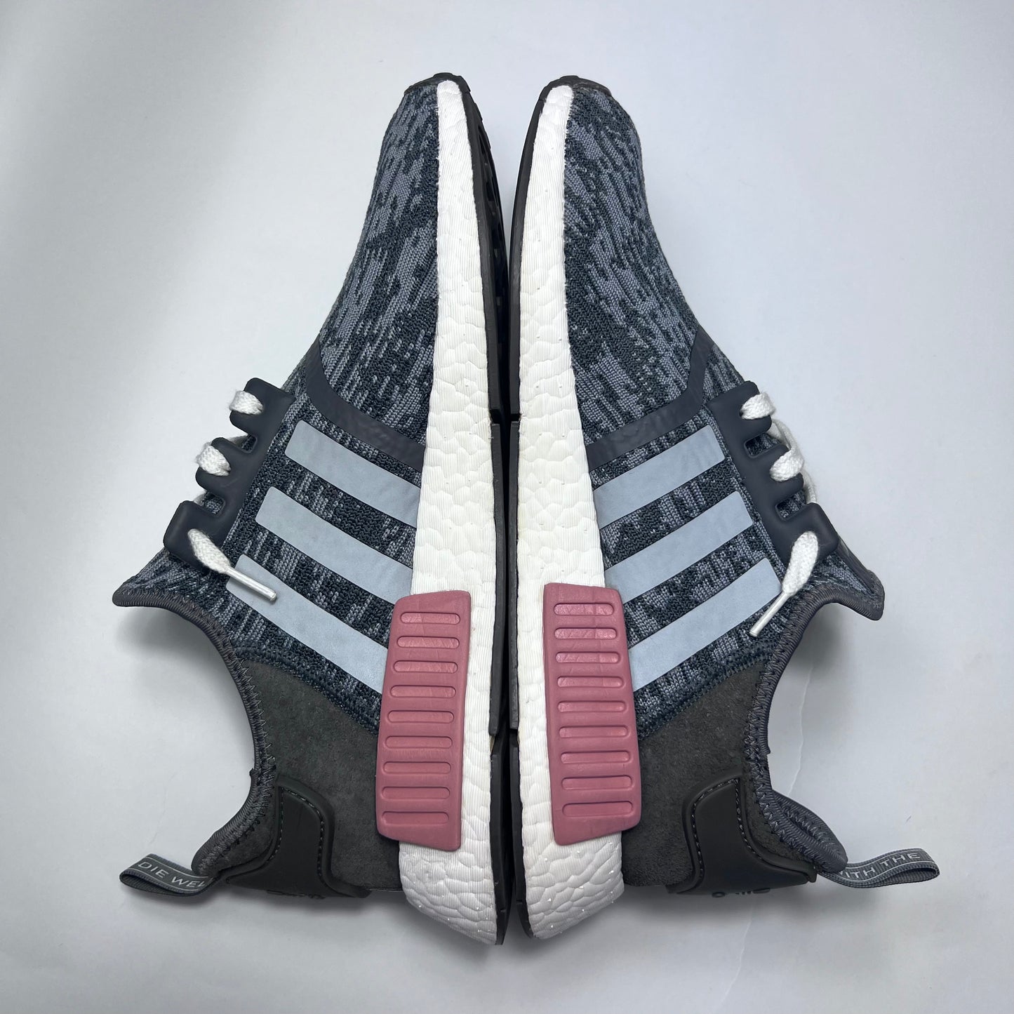 Adidas NMD R1 Heather Grey Raw Pink BY9647 Größe 40,5 - Cats on Stacks VNTG