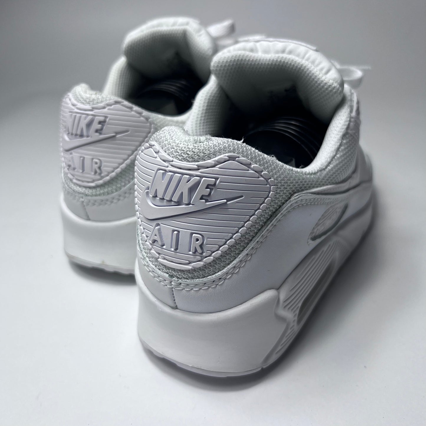 Nike Air Max 90 Re-Craft Triple White CN8490-100 Größe 40 - Cats on Stacks VNTG