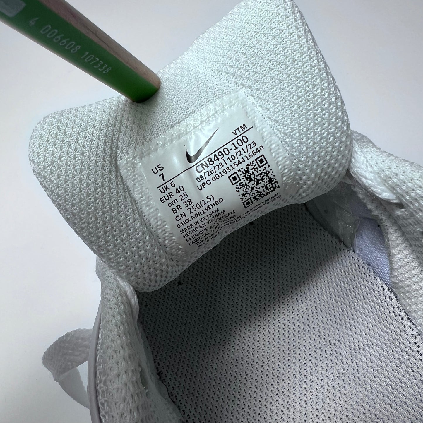 Nike Air Max 90 Re-Craft Triple White CN8490-100 Größe 40 - Cats on Stacks VNTG