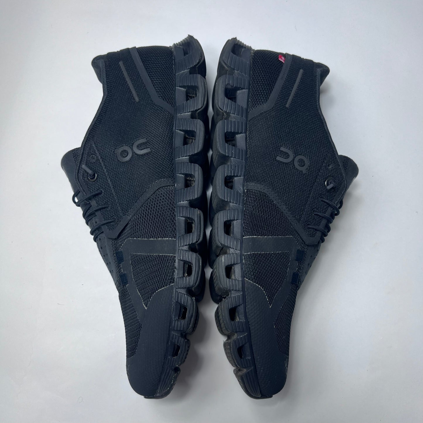 On Cloud Running All Black 19.0002 Größe 44,5 - Cats on Stacks VNTG