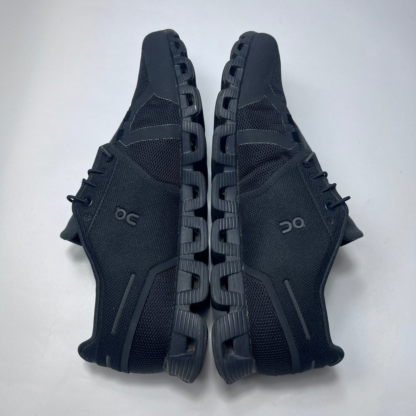 On Cloud Running All Black 19.0002 Größe 44,5 - Cats on Stacks VNTG