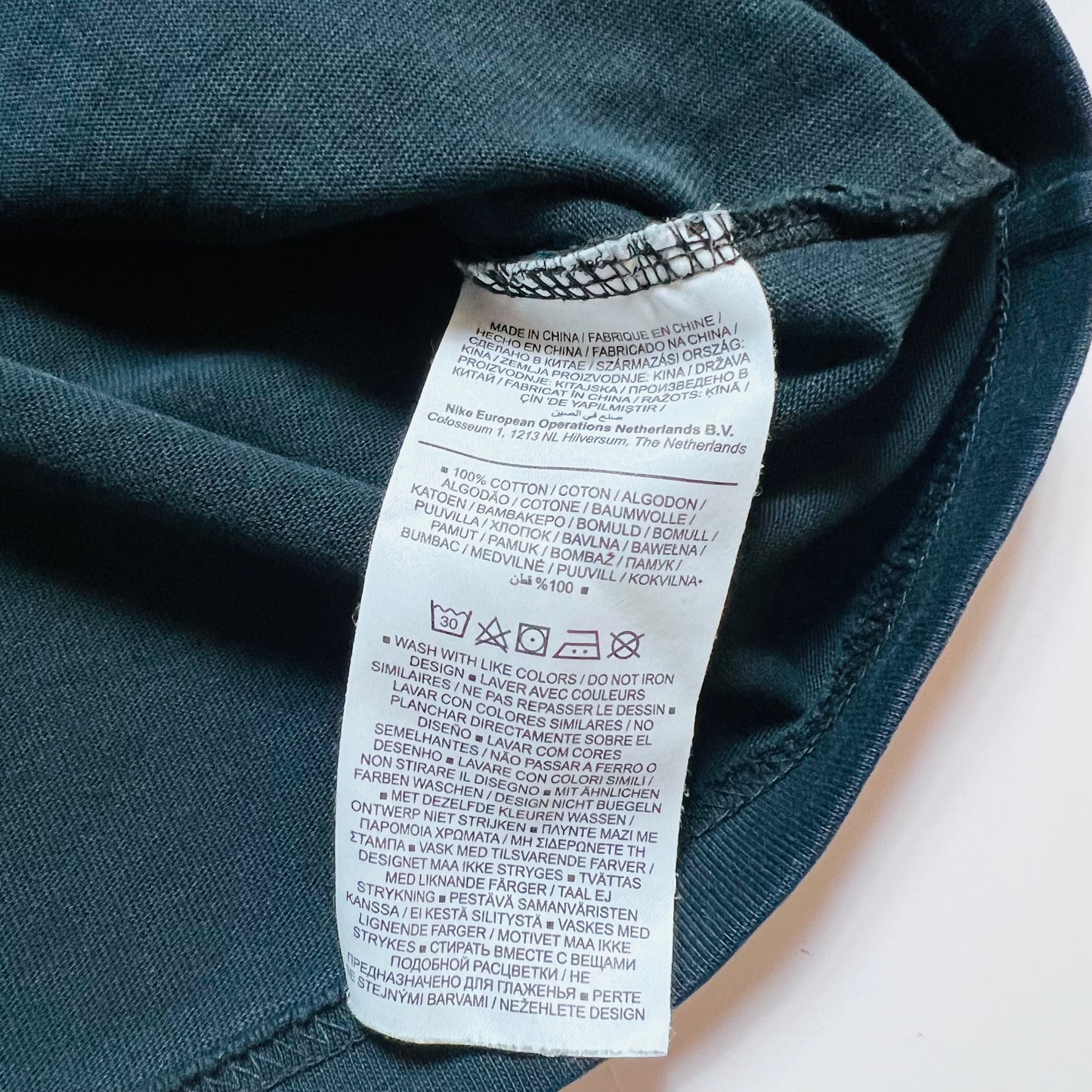 Nike "House of Innovation" Retro T-Shirt schwarz S / M