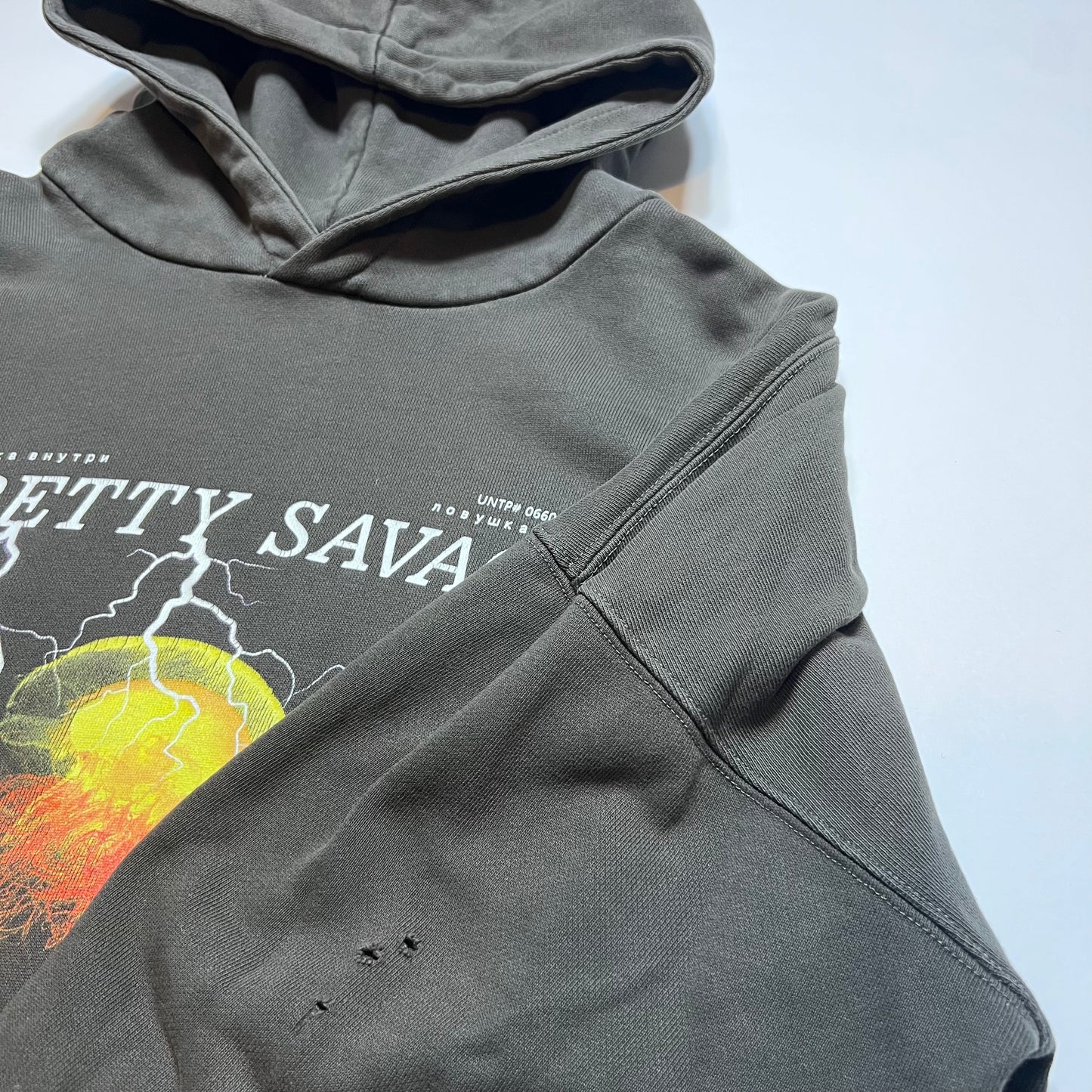 Pretty Savage Gray Hoodie L - Cats on Stacks VNTG
