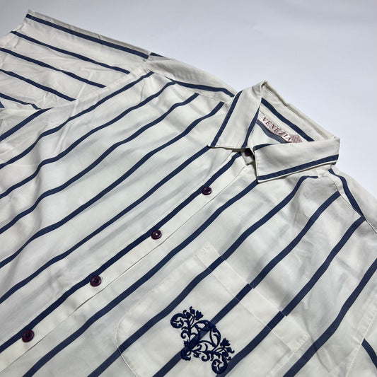 Vintage Venezia Stripe White Navy Hemd XL - Cats on Stacks VNTG