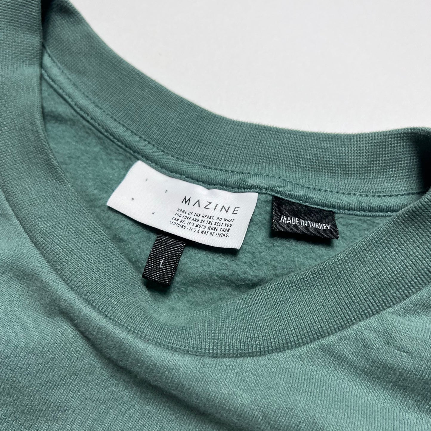 Mazine Awareness Green Crewneck L - Cats on Stacks VNTG