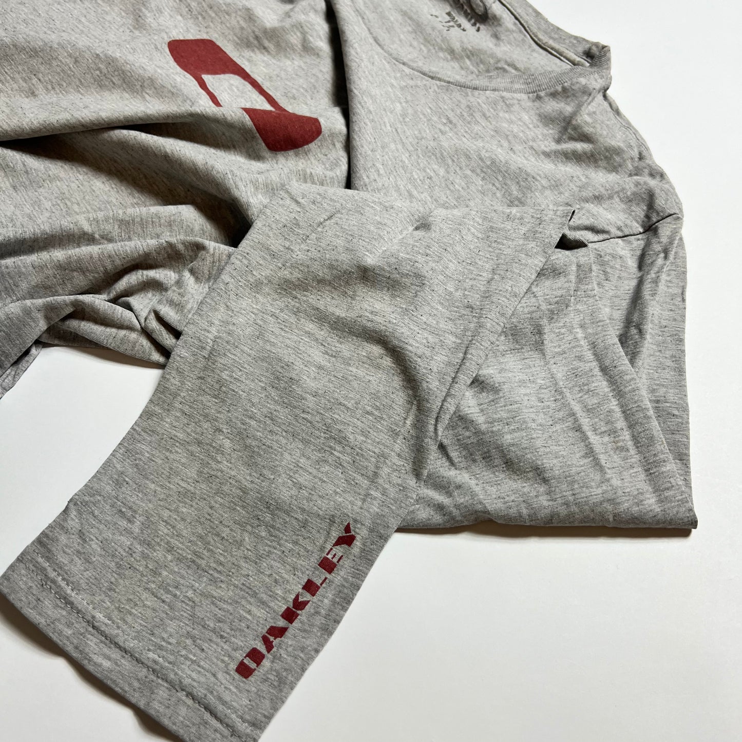 Y2K Oakley Gray Longsleeve Shirt M - Cats on Stacks VNTG
