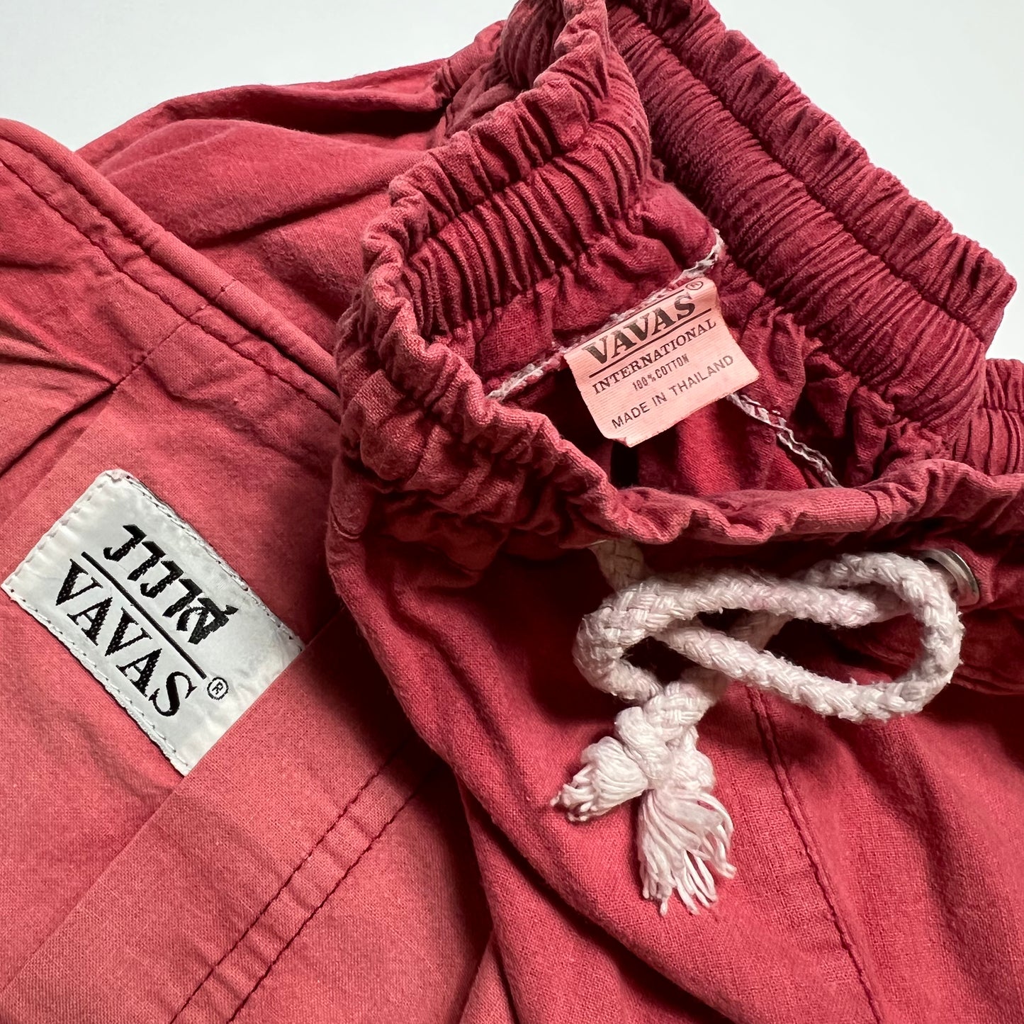 Vavas Apricot Cargo Shorts XL - Cats on Stacks VNTG