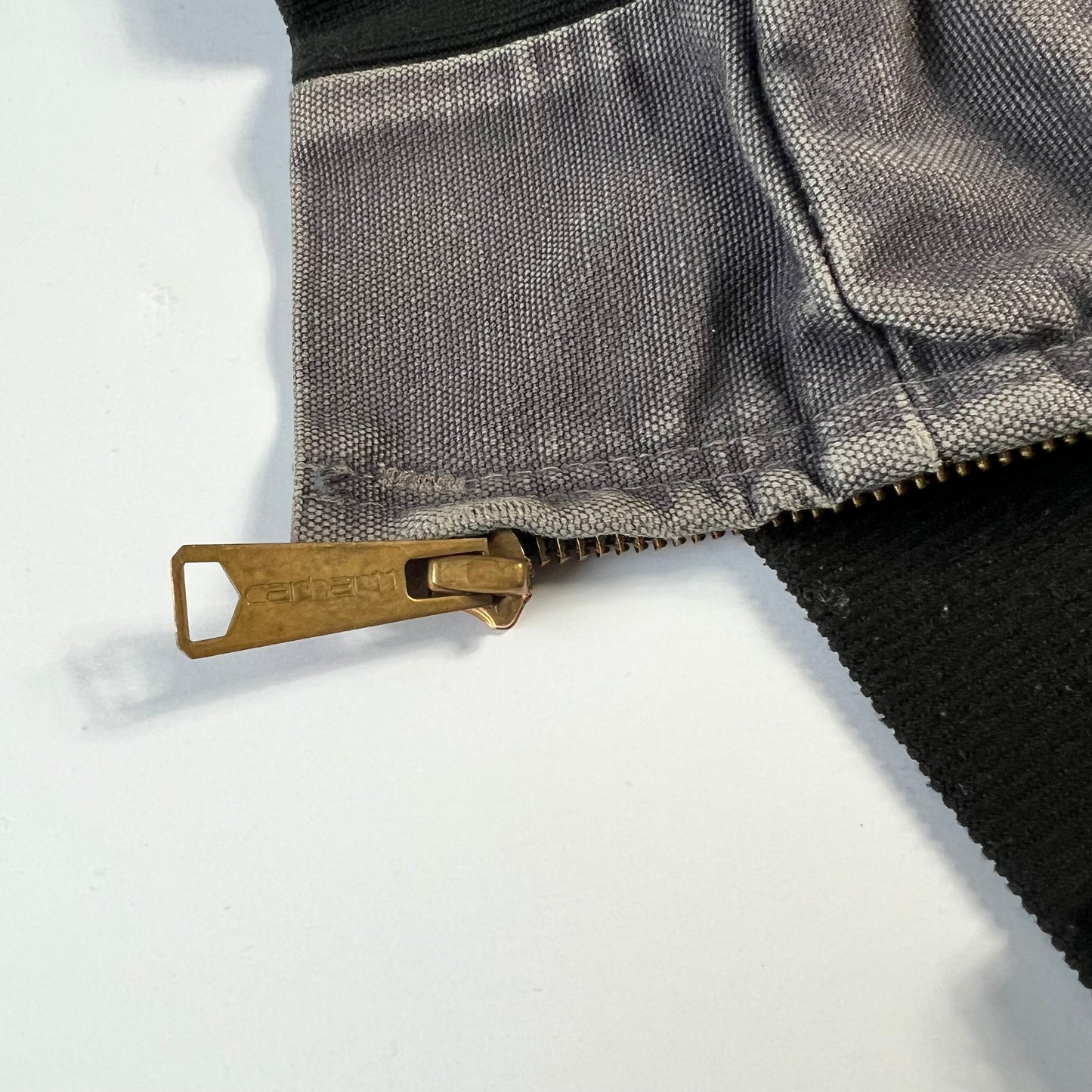 Vintage Carhartt Gray Denim Workwear Jacke XL - Cats on Stacks VNTG