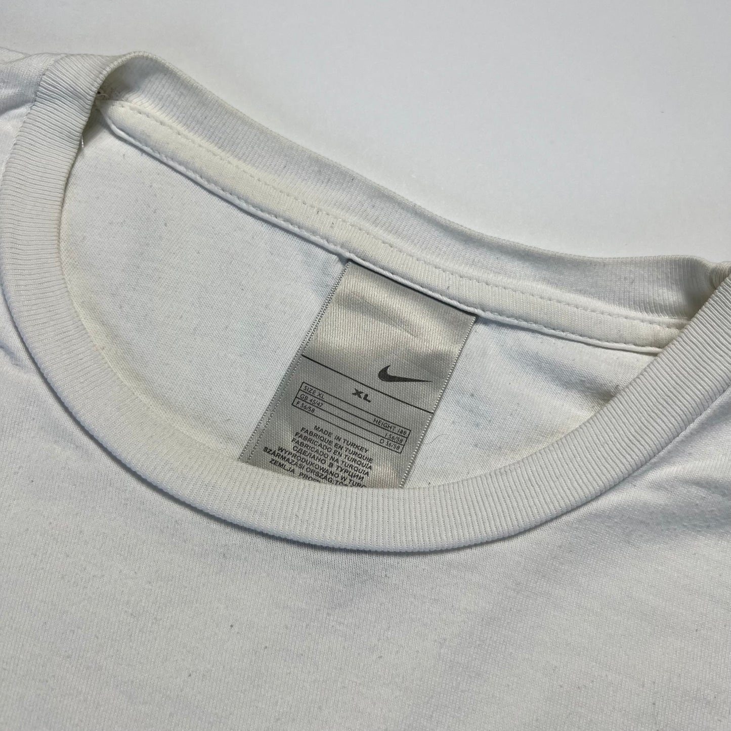 Vintage Y2K Nike Big Swoosh White T-Shirt L / XL - Cats on Stacks VNTG