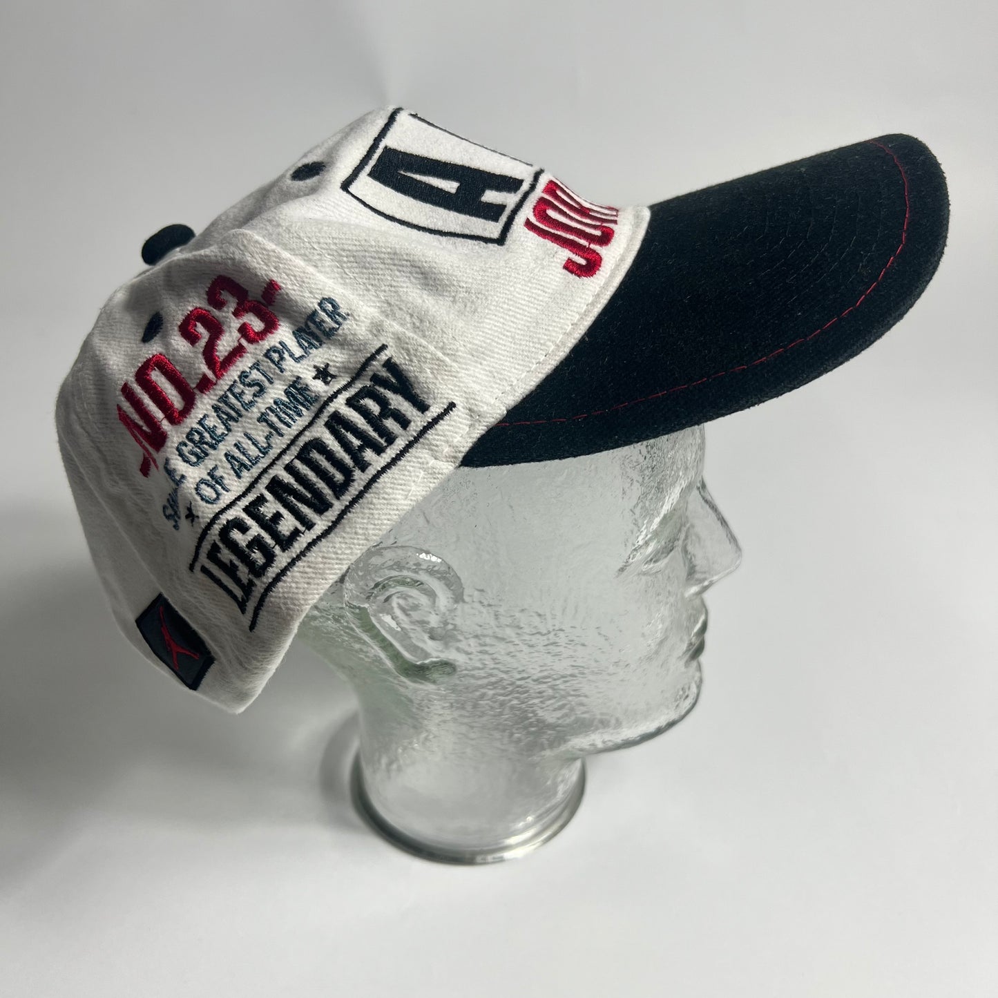 Vintage Nike x Michael Jordan Legendary Snapback Cap - Cats on Stacks VNTG