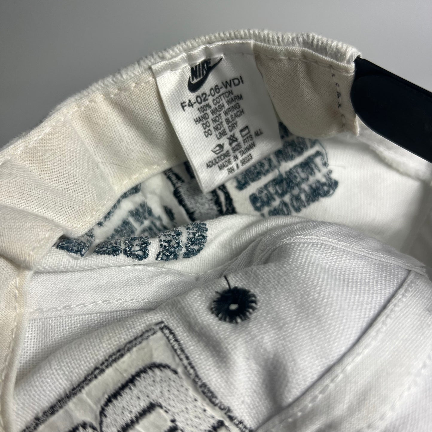 Vintage Nike x Michael Jordan Legendary Snapback Cap - Cats on Stacks VNTG