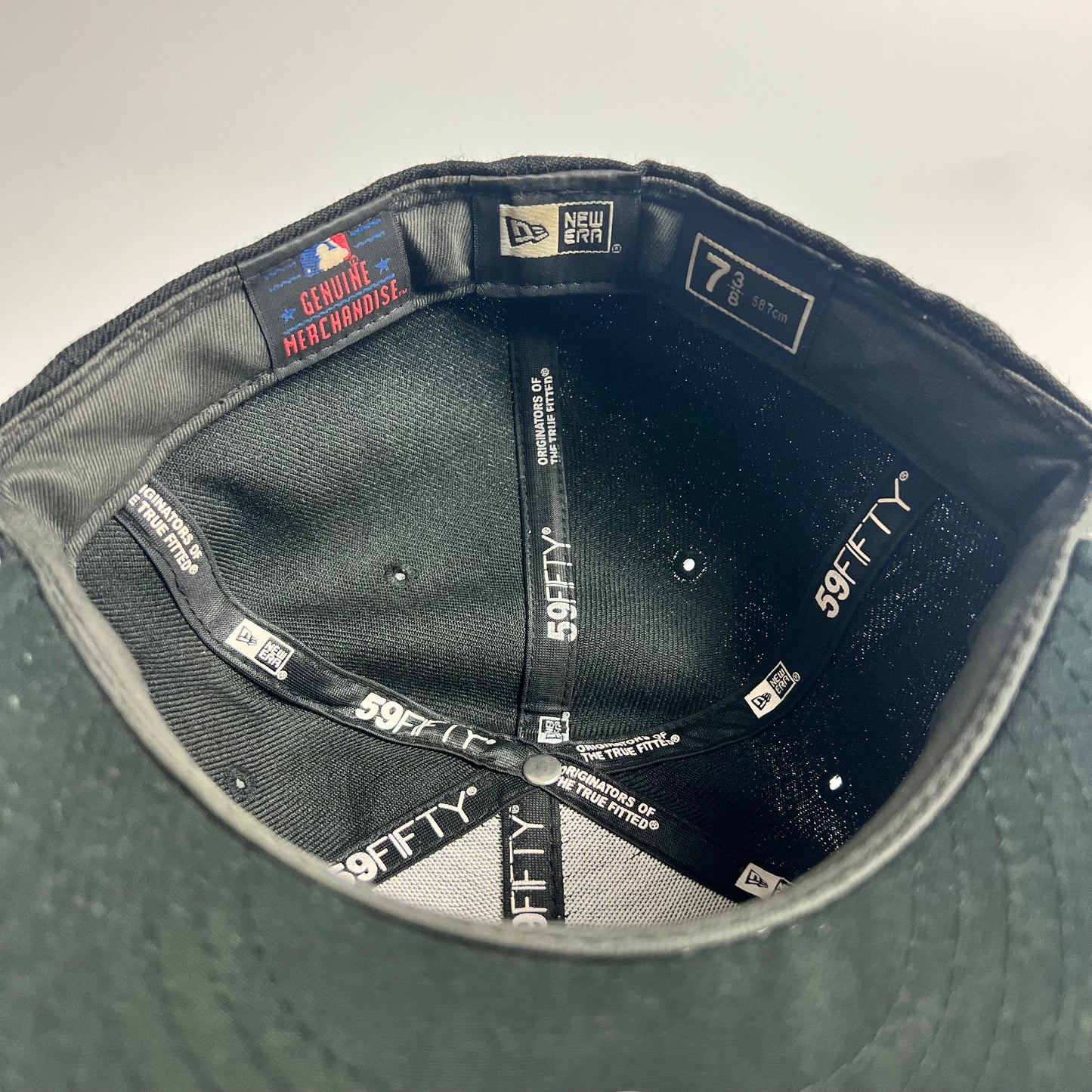 Y2K New Era x Chicago White Soxs Full Cap 7 3/8 - Cats on Stacks VNTG