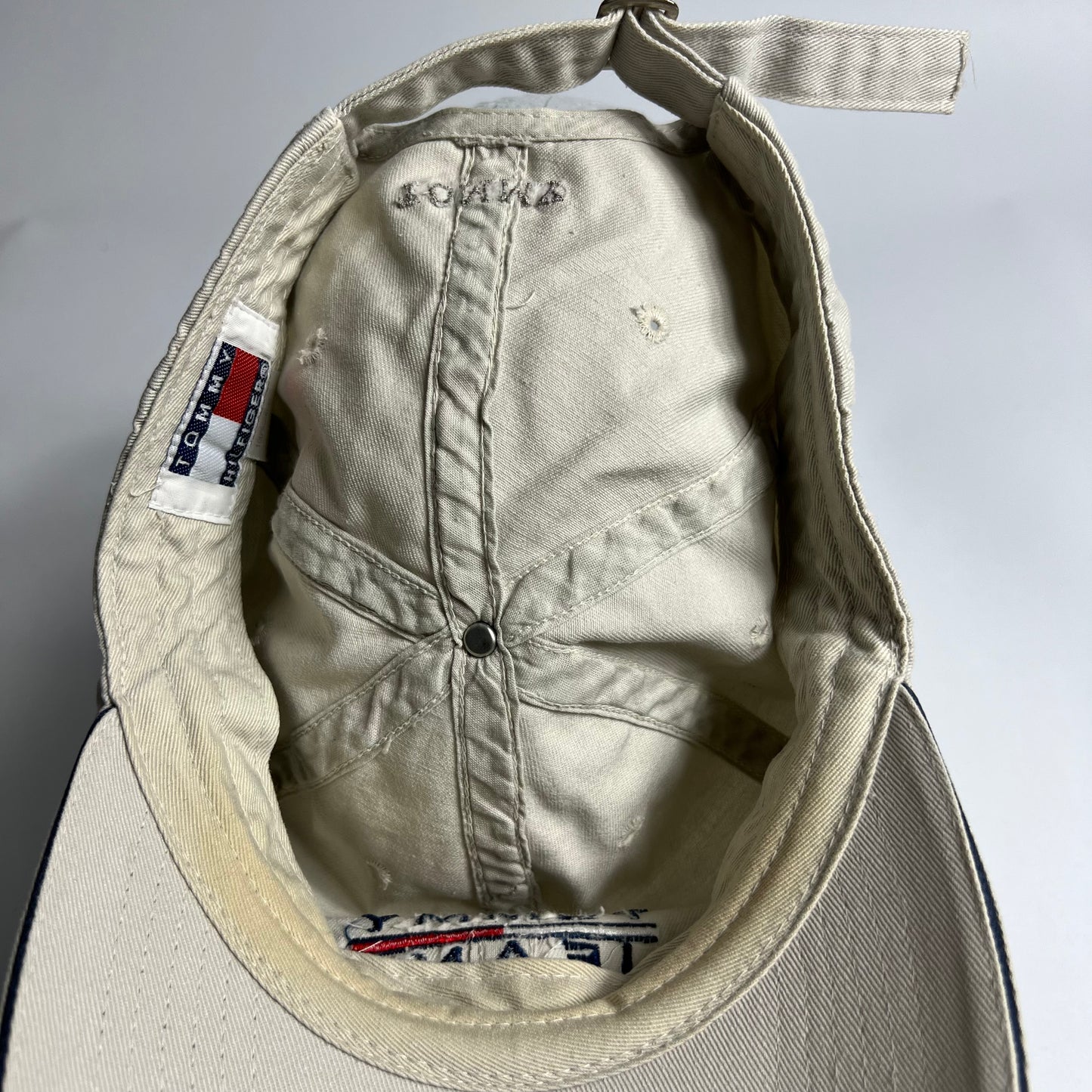 Vintage Tommy Jeans Strapback Cap - Cats on Stacks VNTG