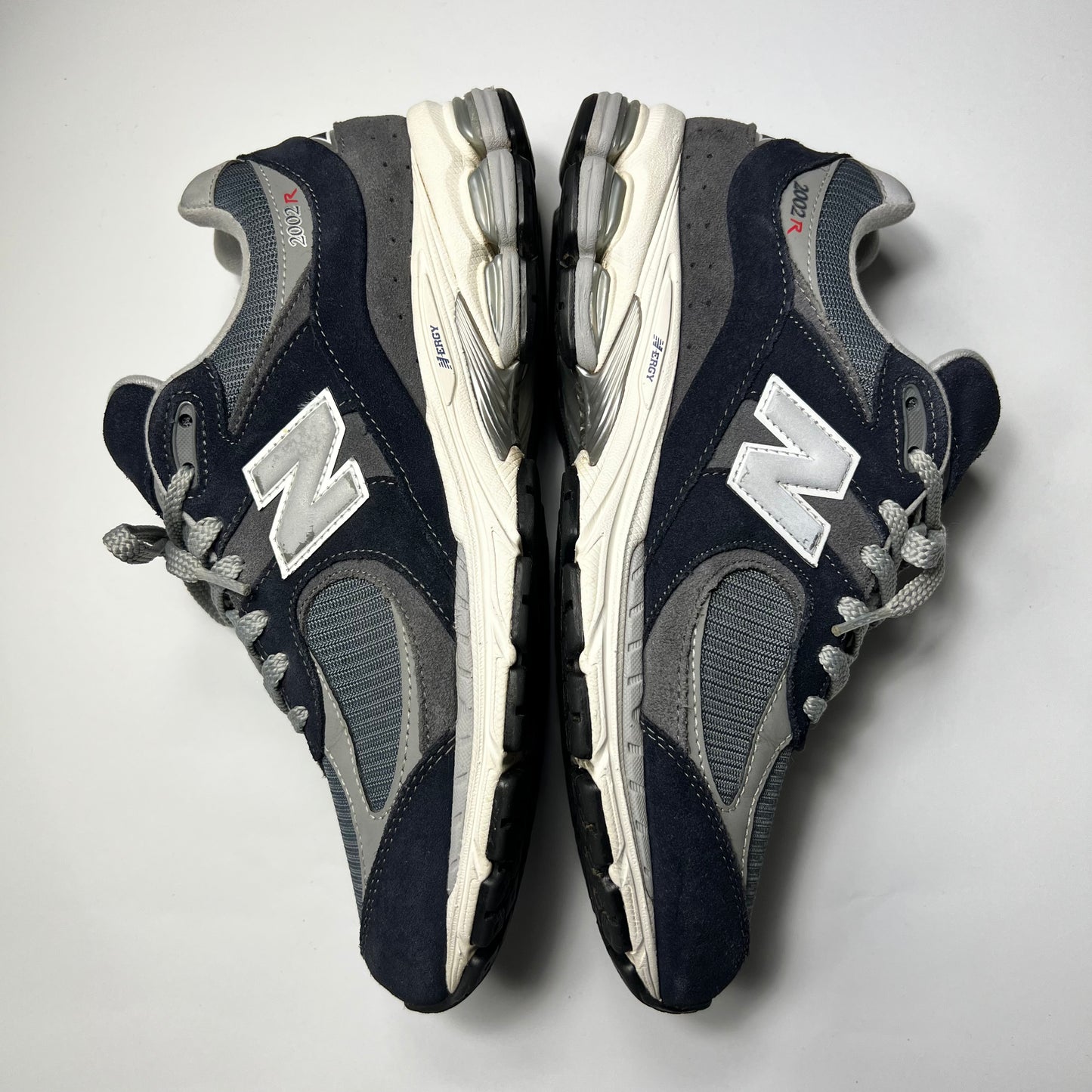 New Balance 2002R Eclipse 42,5 / M2002RSF - Cats on Stacks VNTG