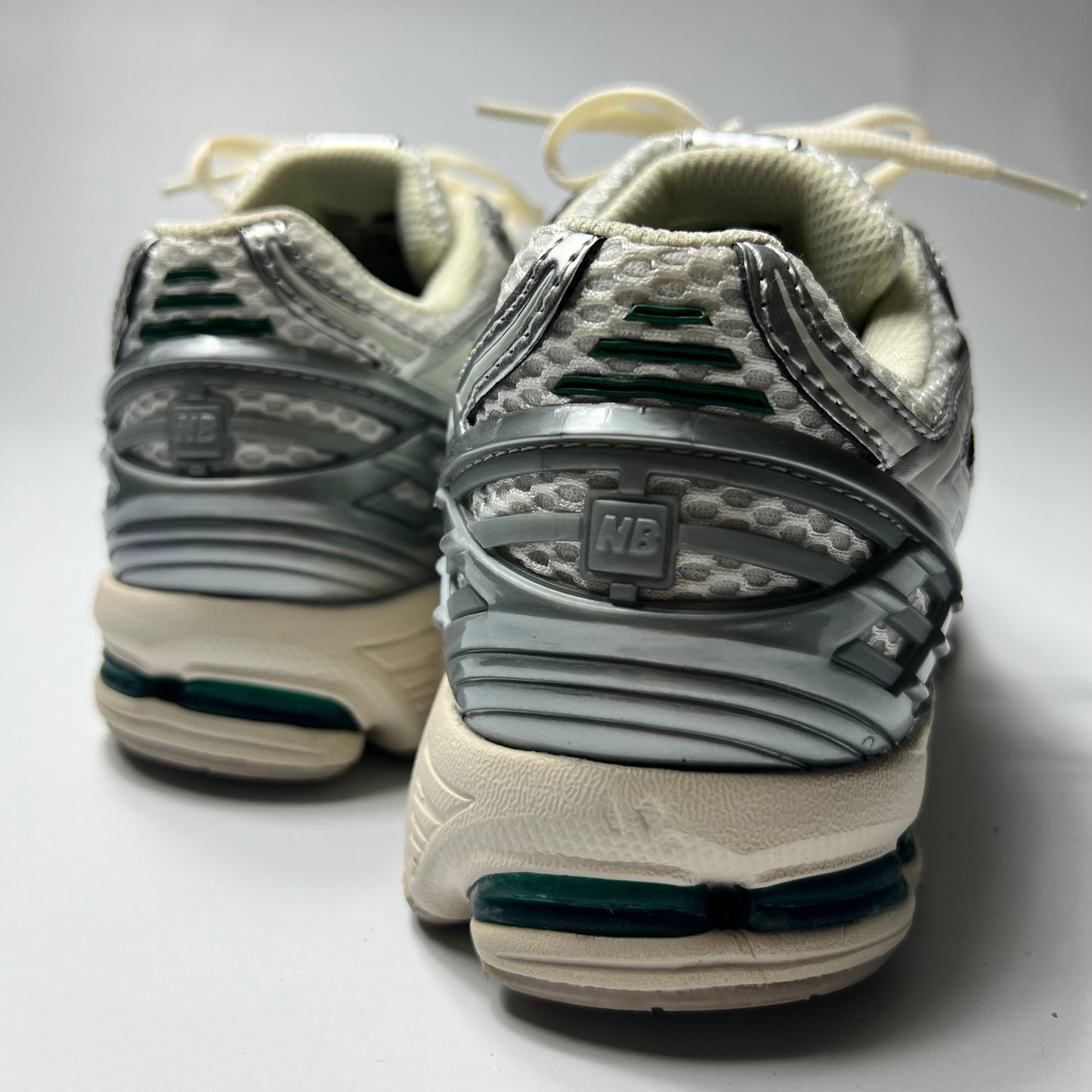 New Balance 1906 Silver Metallic Green 42 / M1906REE - Cats on Stacks VNTG