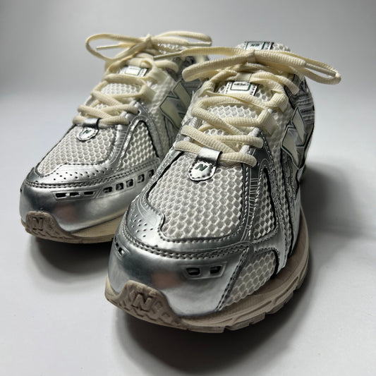 New Balance 1906 Silver Metallic Green 42 / M1906REE - Cats on Stacks VNTG