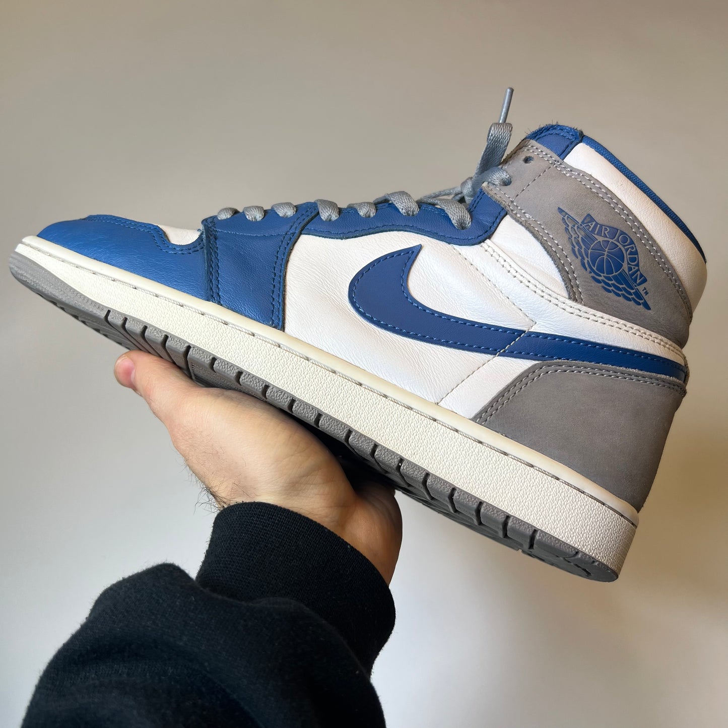 Air Jordan 1 High True Blue 42,5 / DZ5485-410 - Cats on Stacks VNTG
