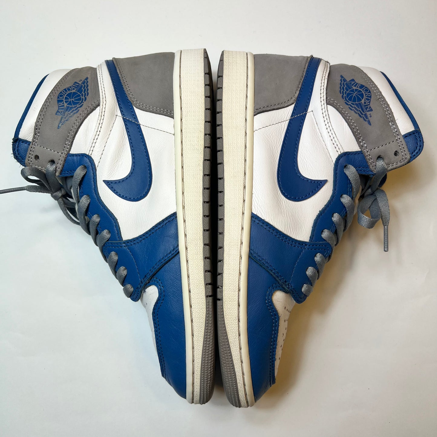 Air Jordan 1 High True Blue 42,5 / DZ5485-410 - Cats on Stacks VNTG