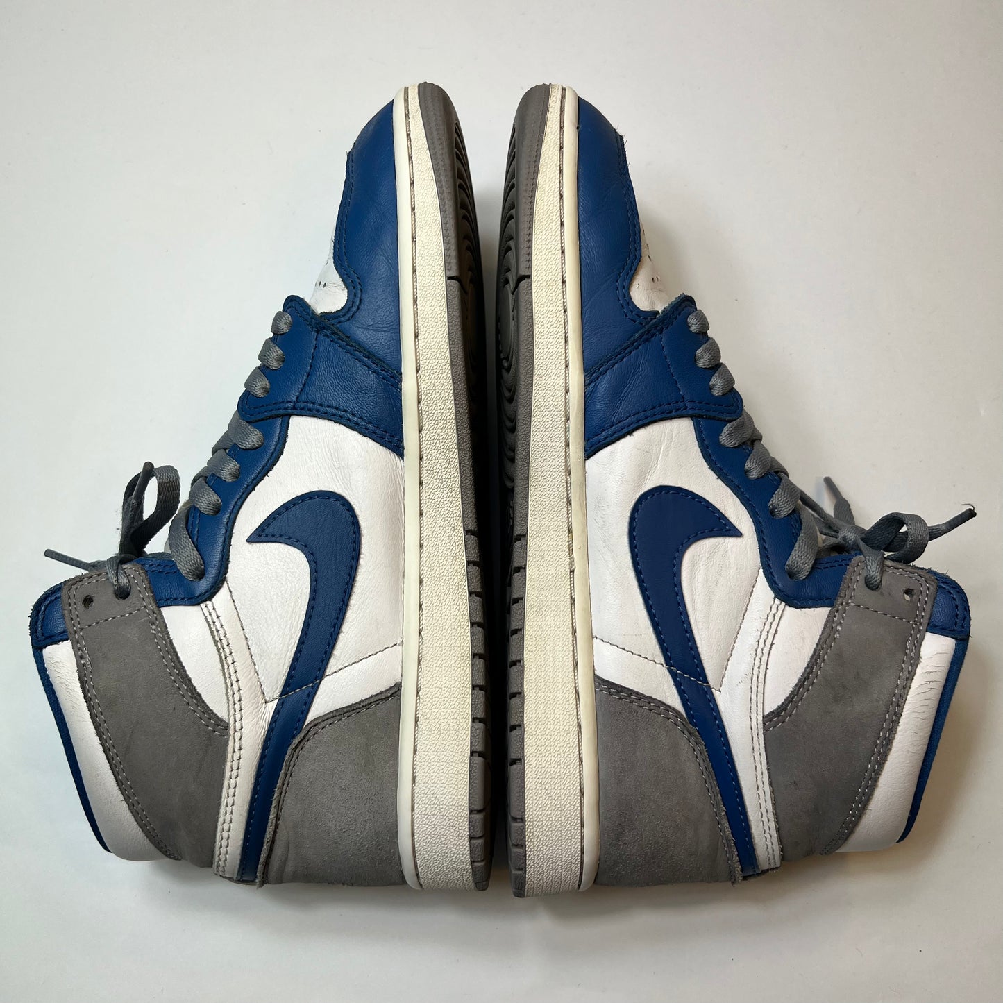 Air Jordan 1 High True Blue 42,5 / DZ5485-410 - Cats on Stacks VNTG