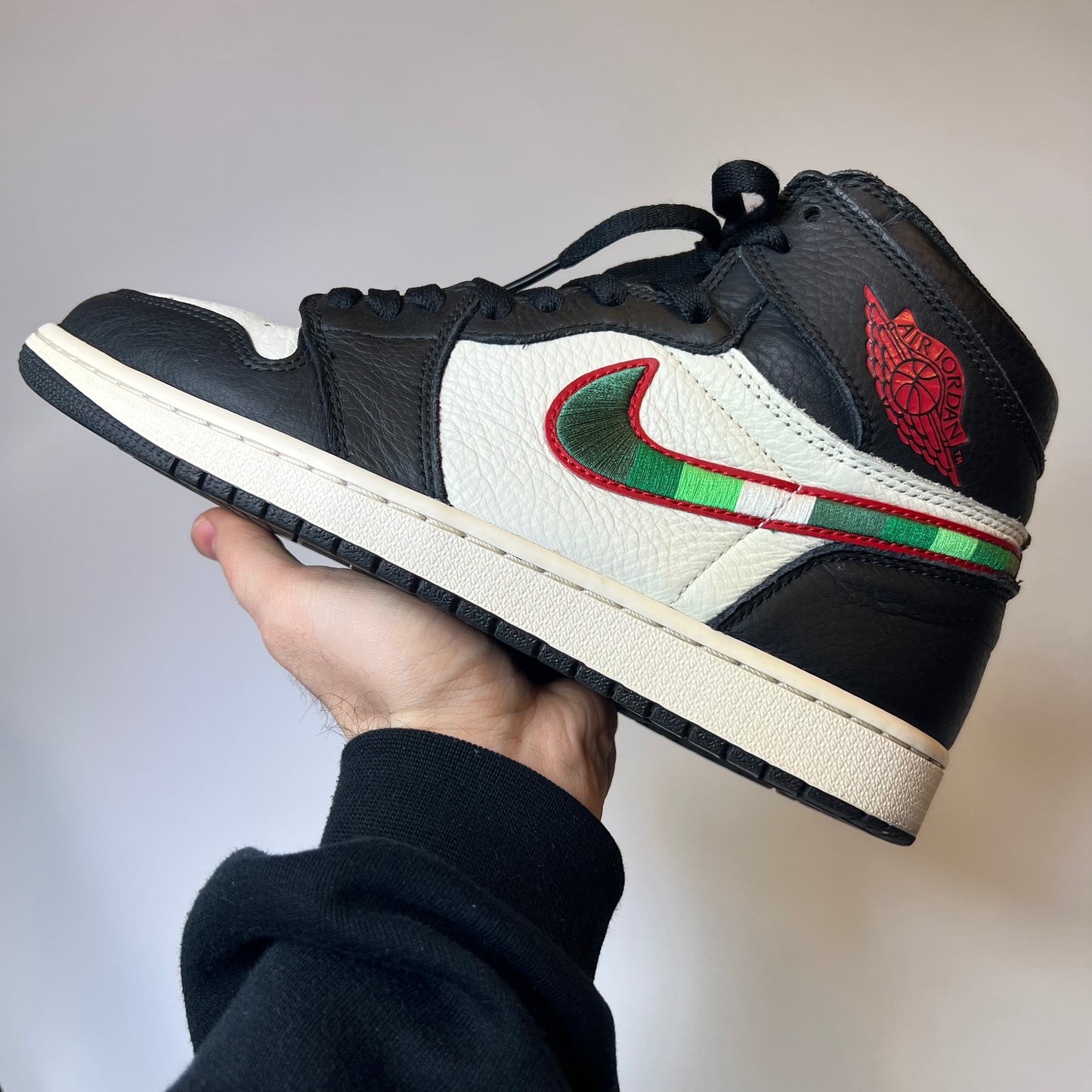 Air Jordan 1 High "A Star is Born" 42,5 / 555088-015 - Cats on Stacks VNTG