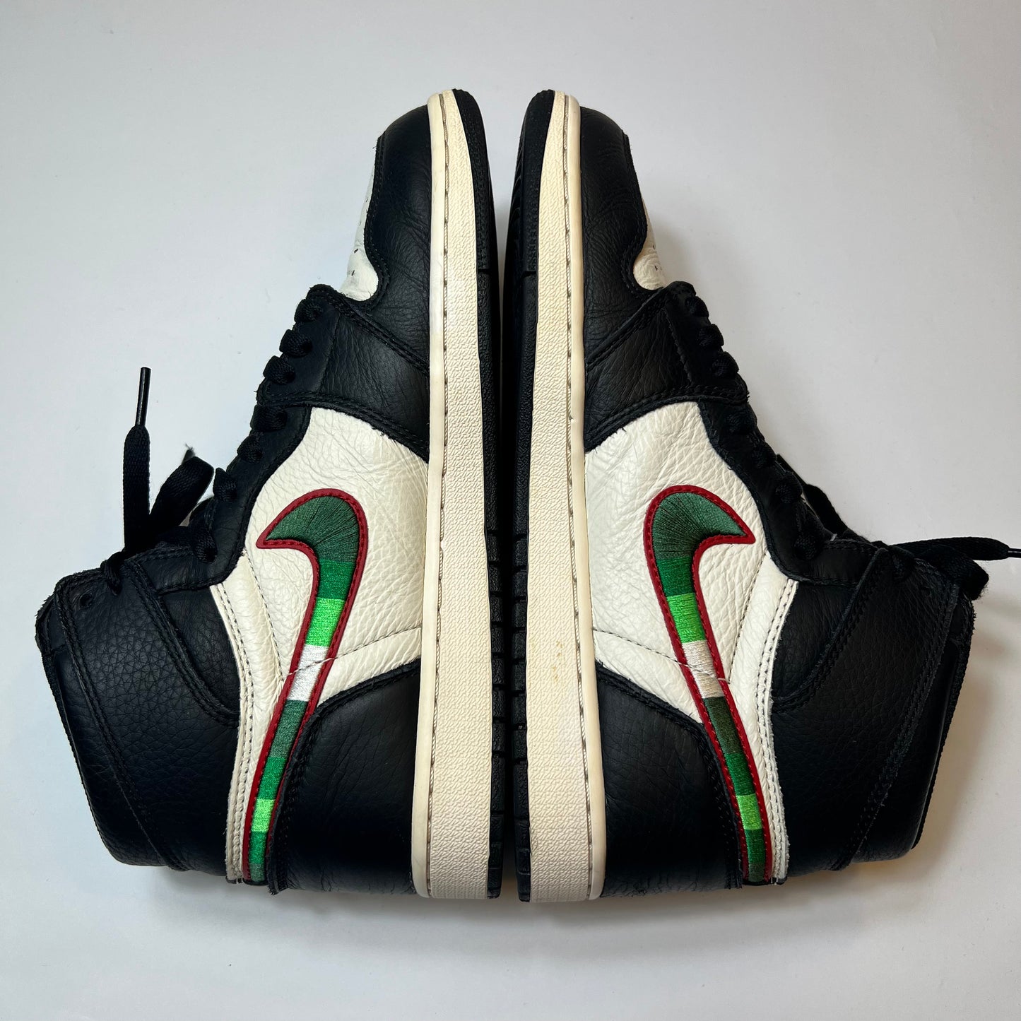 Air Jordan 1 High "A Star is Born" 42,5 / 555088-015 - Cats on Stacks VNTG