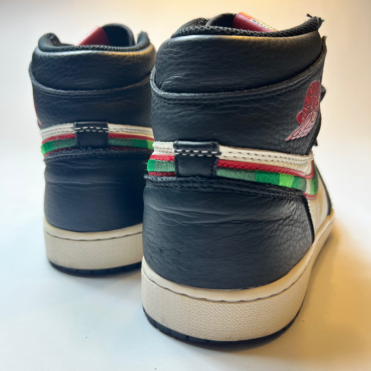 Air Jordan 1 High "A Star is Born" 42,5 / 555088-015 - Cats on Stacks VNTG