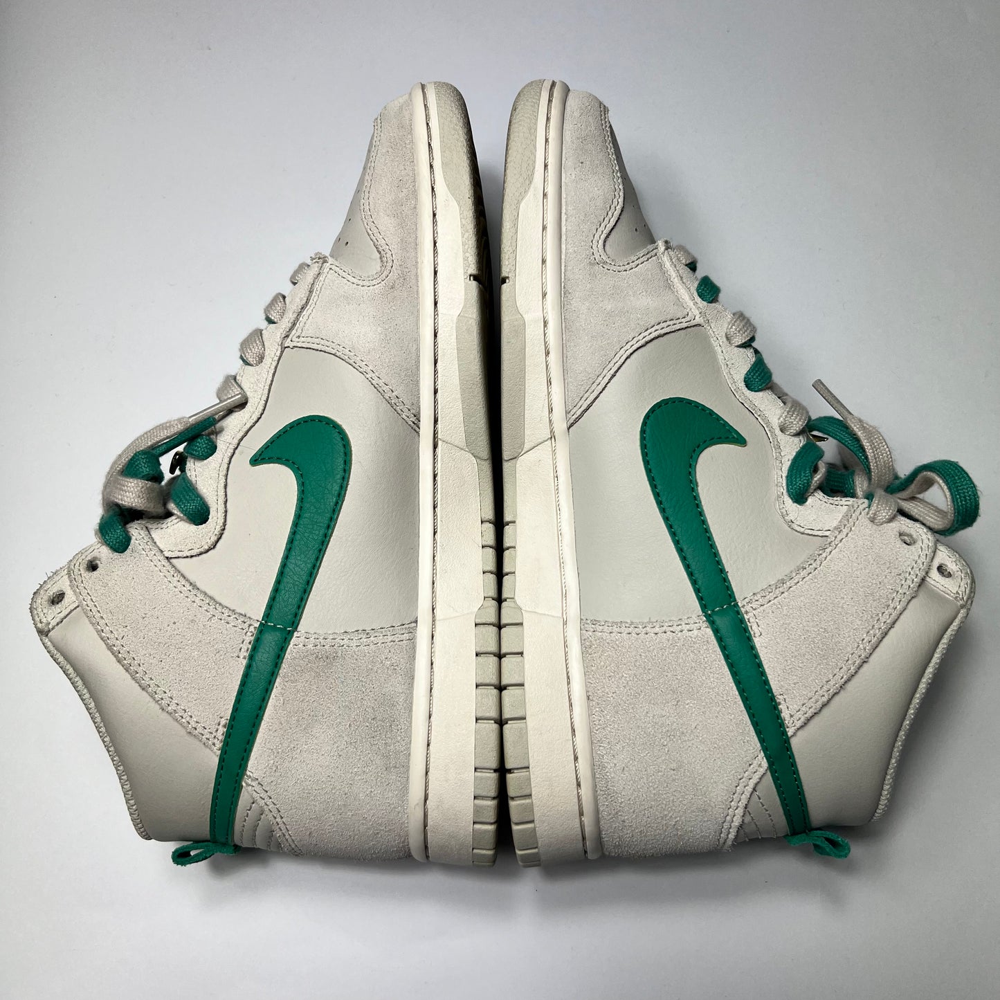 Nike Dunk High "First Use" Light Bone 42,5 / DH0960-001 - Cats on Stacks VNTG