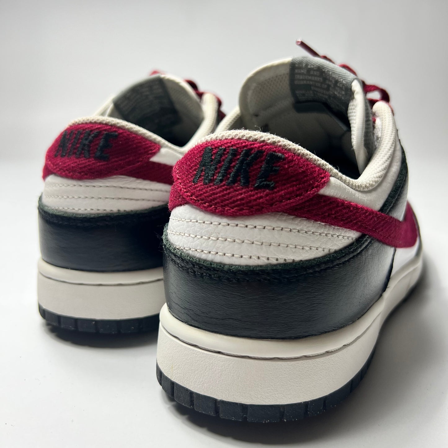 Nike Dunk Low ID Wine Red 44 / D07413-991 - Cats on Stacks VNTG
