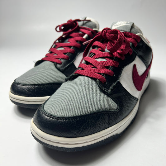 Nike Dunk Low ID Wine Red 44 / D07413-991 - Cats on Stacks VNTG