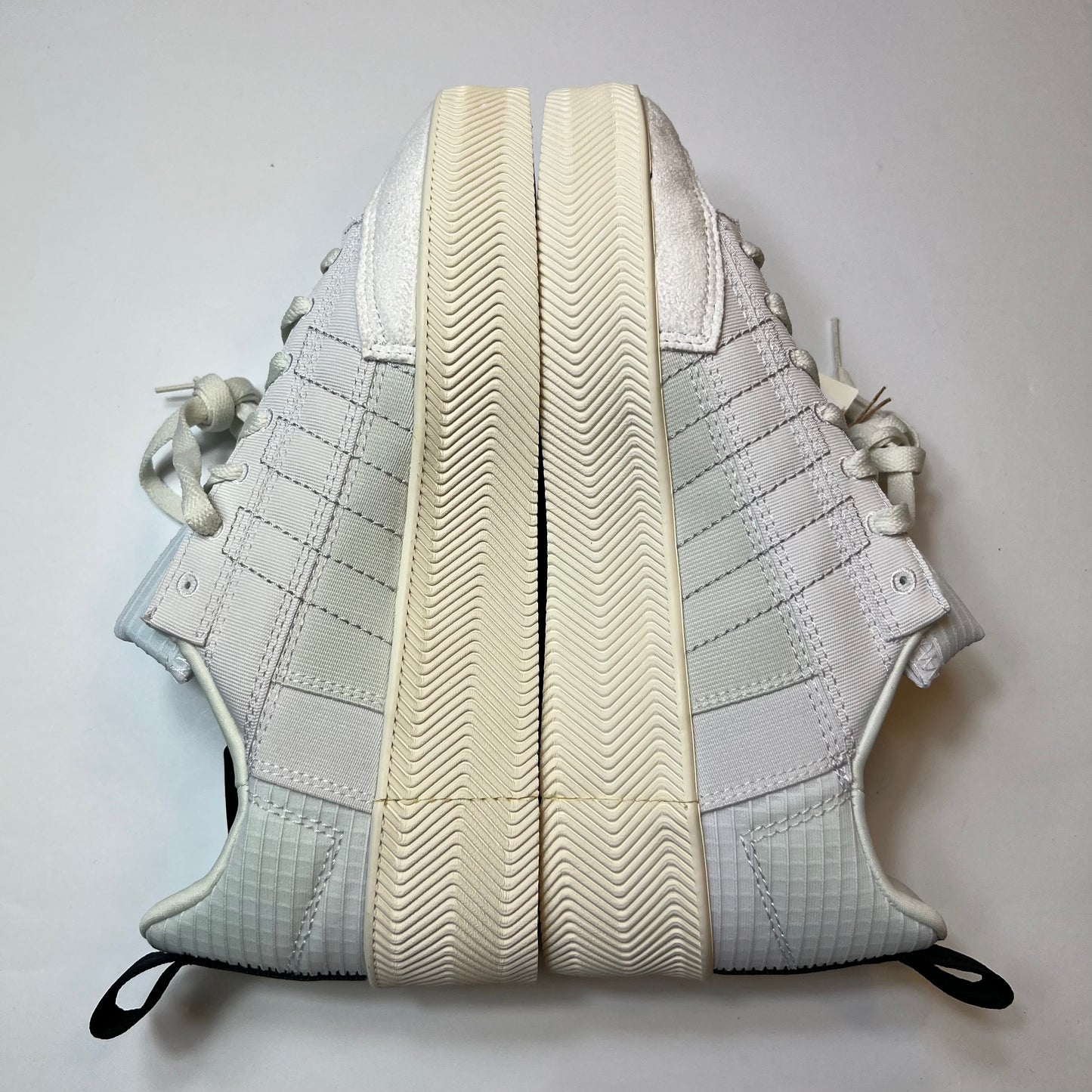 Adidas x Parley Nizza White 40 / GZ1475 - Cats on Stacks VNTG