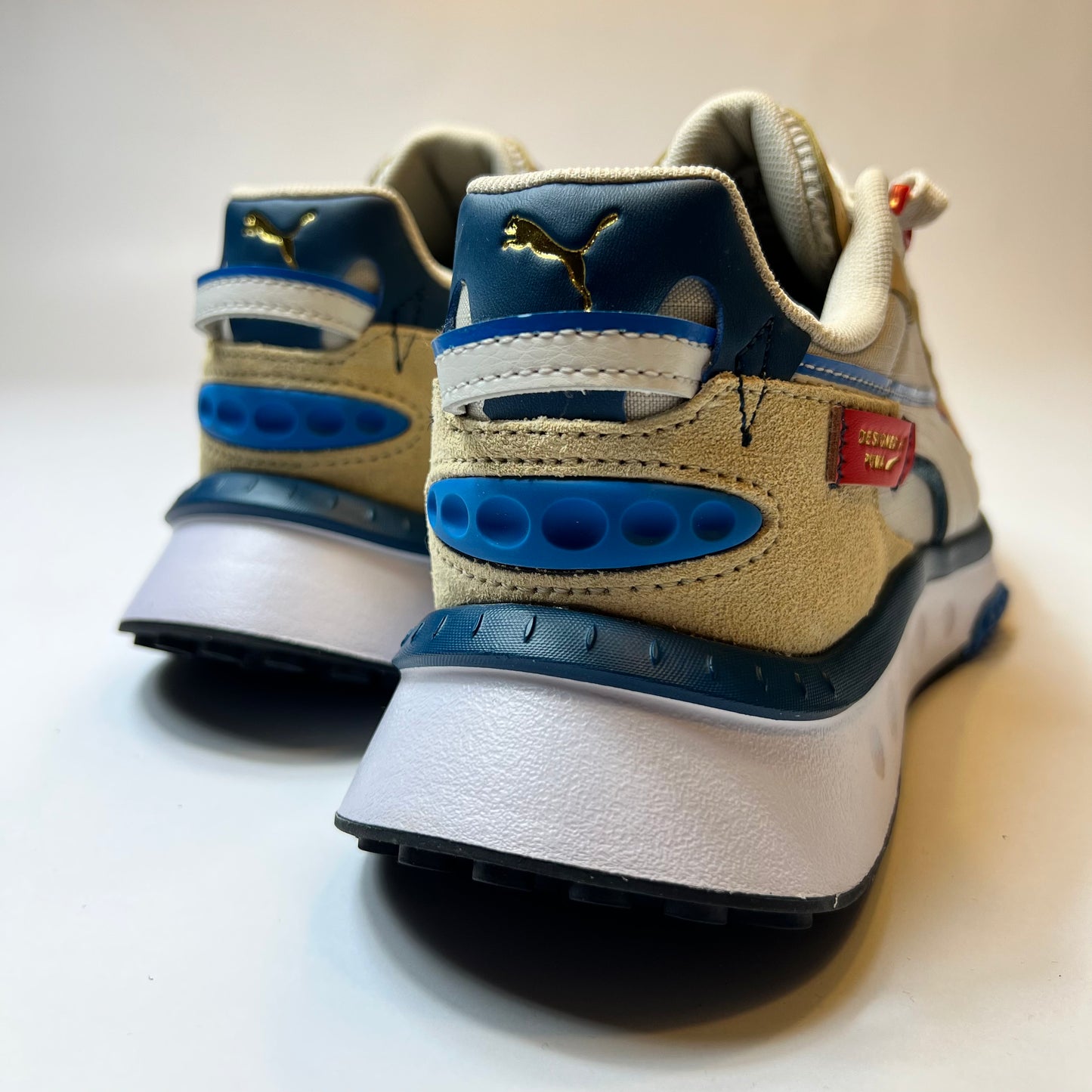 Puma Wild Rider Displaced Sand 41 / 384622-01 - Cats on Stacks VNTG