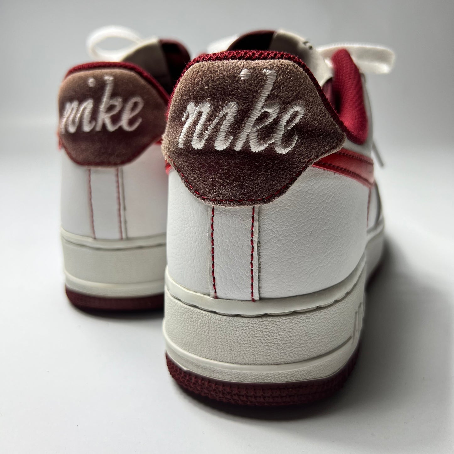 Nike Air Force 1 Low Team Red 43 / DA8478-101 - Cats on Stacks VNTG