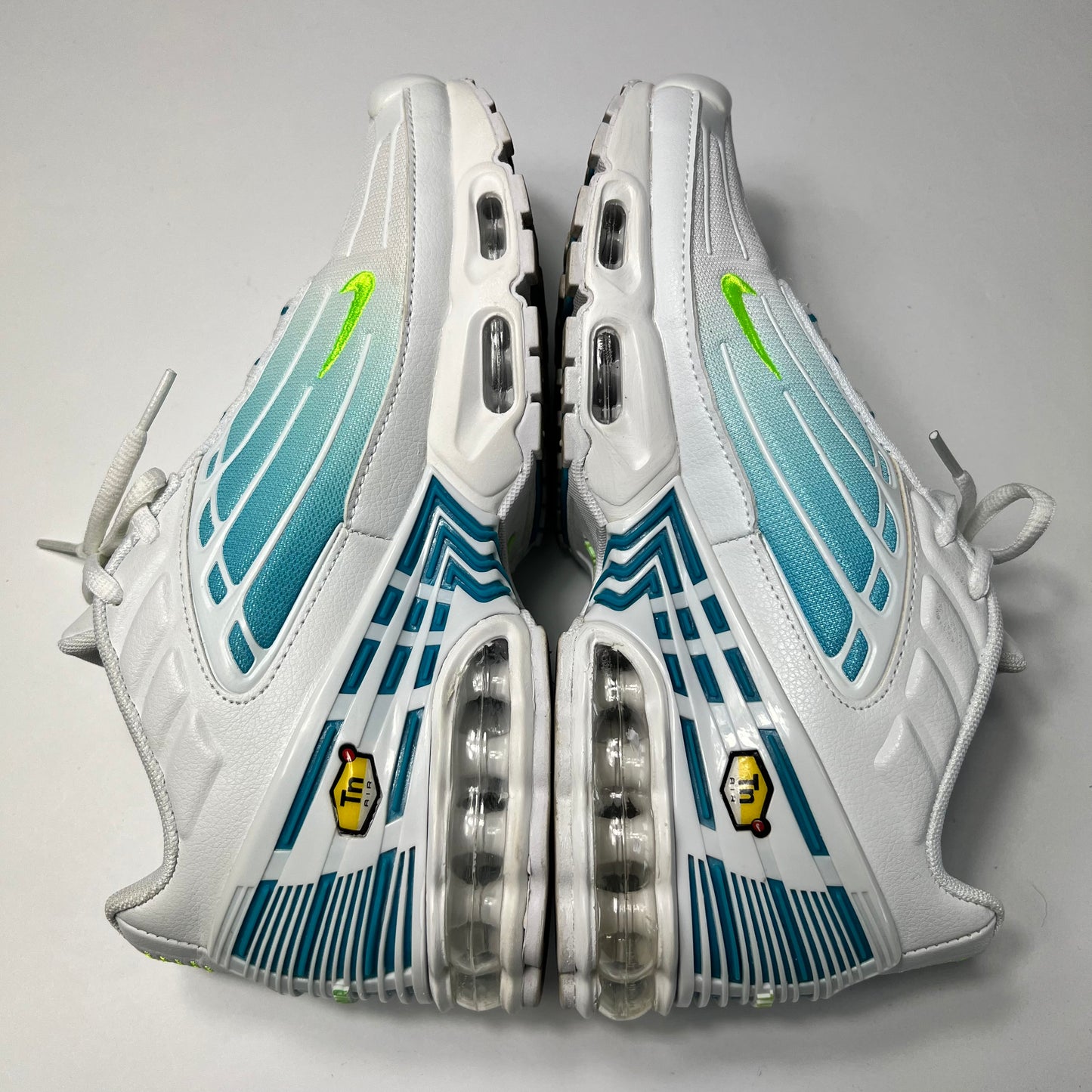 Nike Air Max Plus 3 Weiß Aquamarin 42,5 / DM2835-100 - Cats on Stacks VNTG