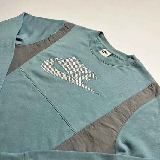 Nike Air Light Blue Track Crewneck M - Cats on Stacks VNTG