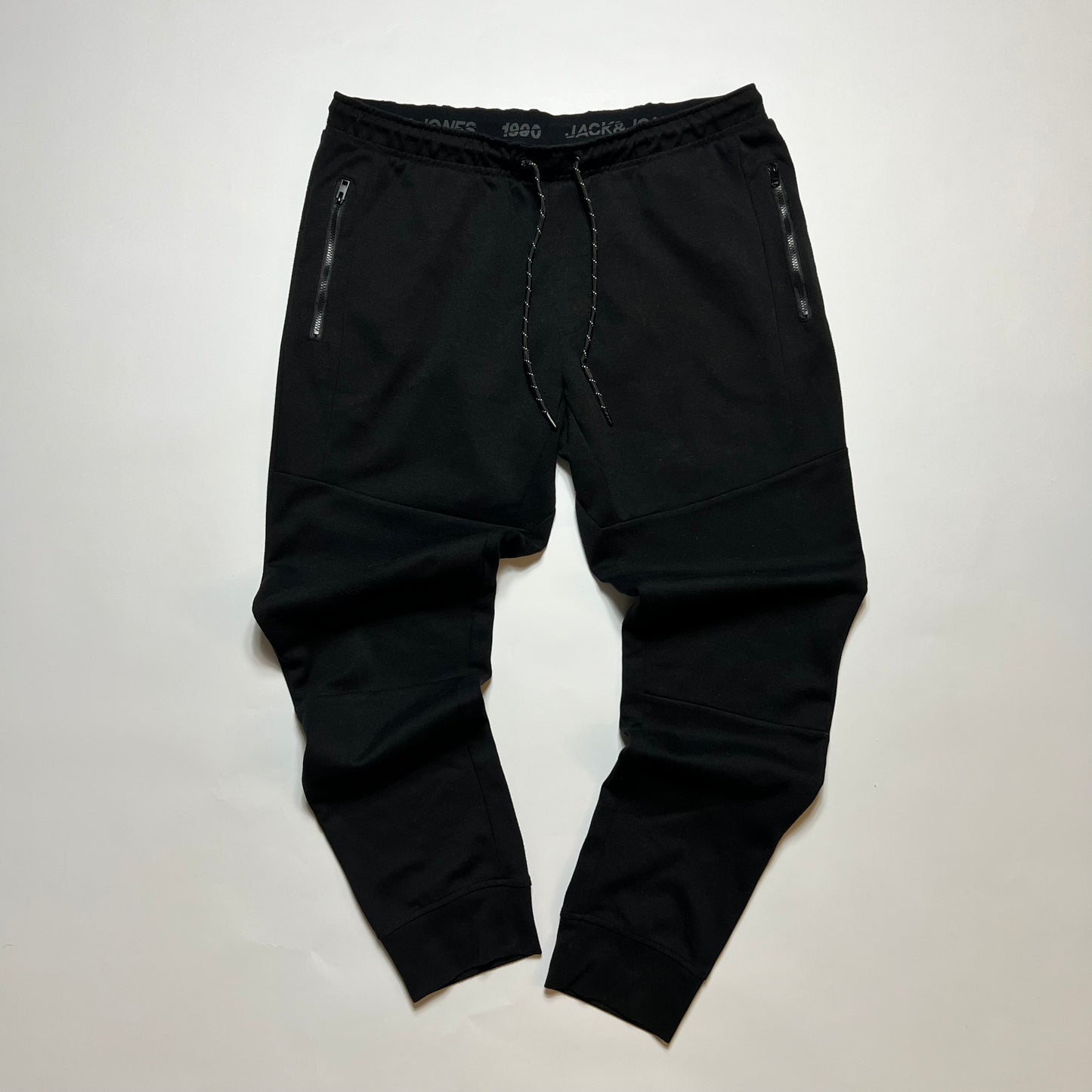 Jack & Jones Black Jogger L - Cats on Stacks VNTG