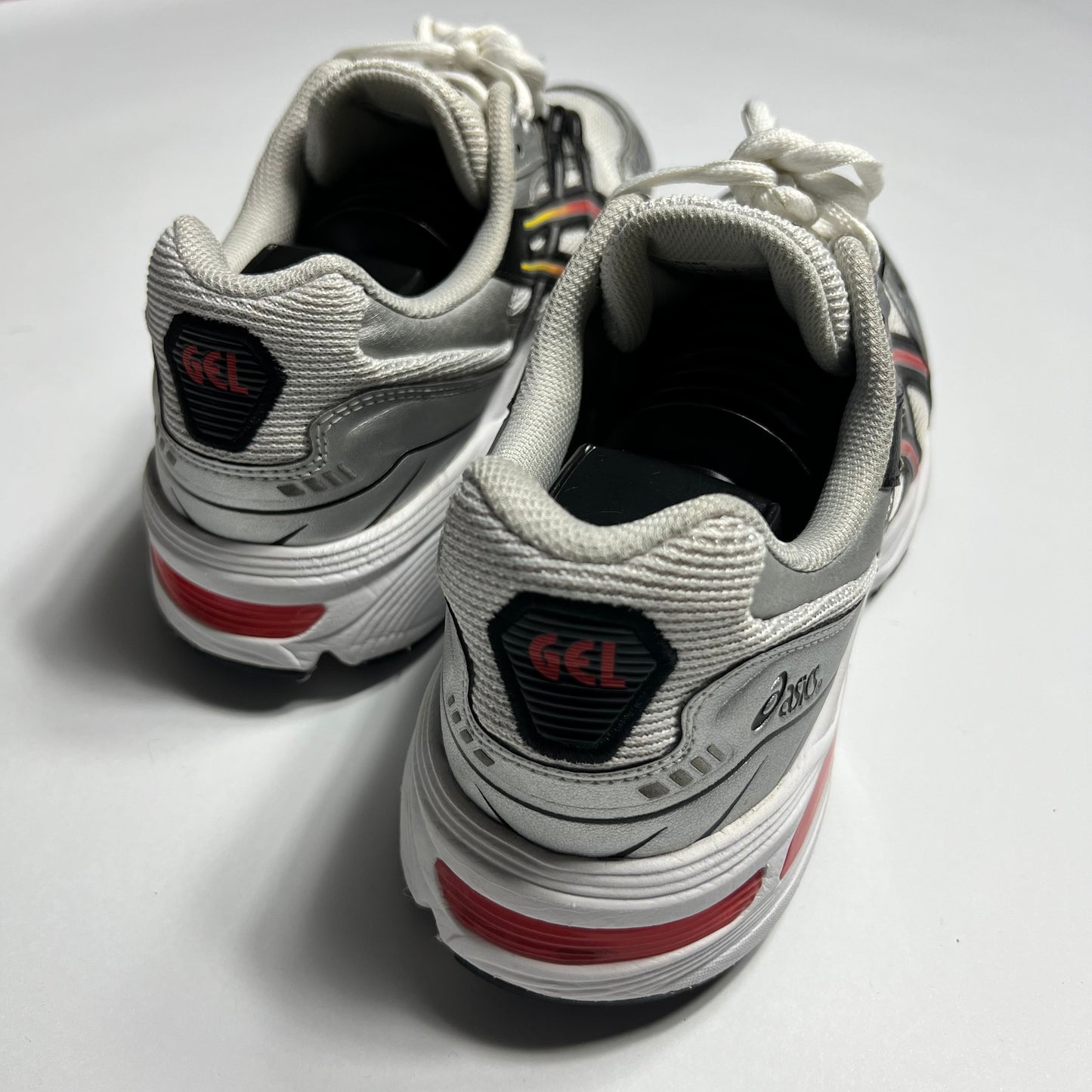 Asics Gel-1090 Silver Red 43 / 1021A285-100 - Cats on Stacks VNTG